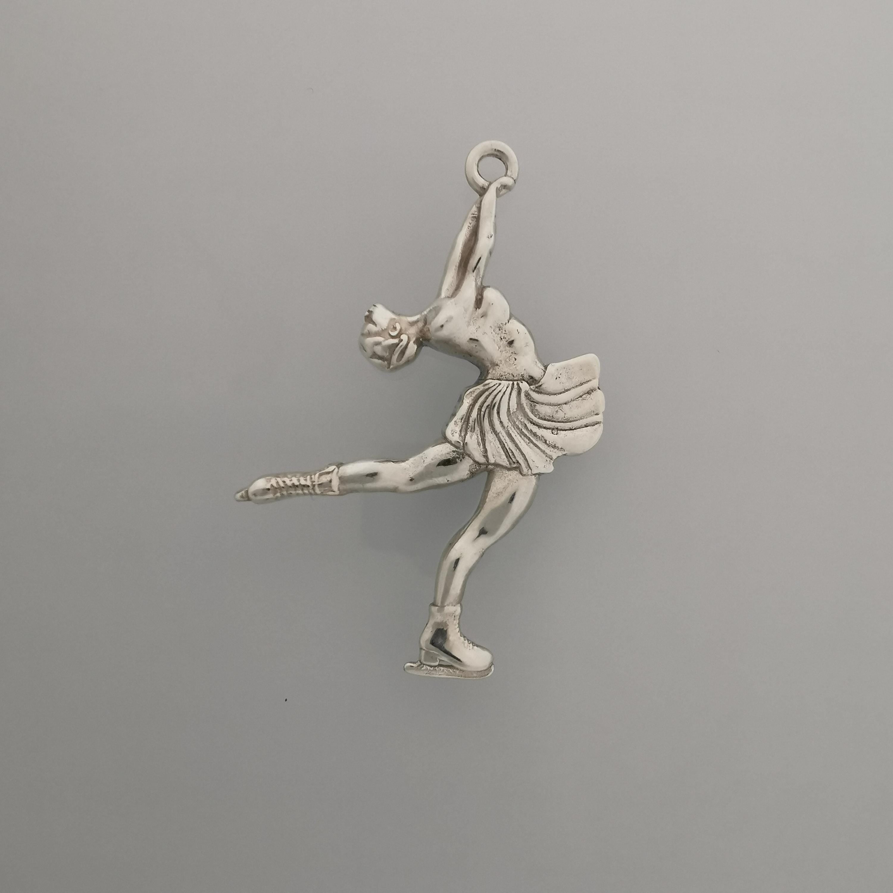 Figure Skating Jewelry Pendant for Women – Classic Silver 925 Gift – Handcrafted Sport Charm for Ladies on Ice – Necklace
