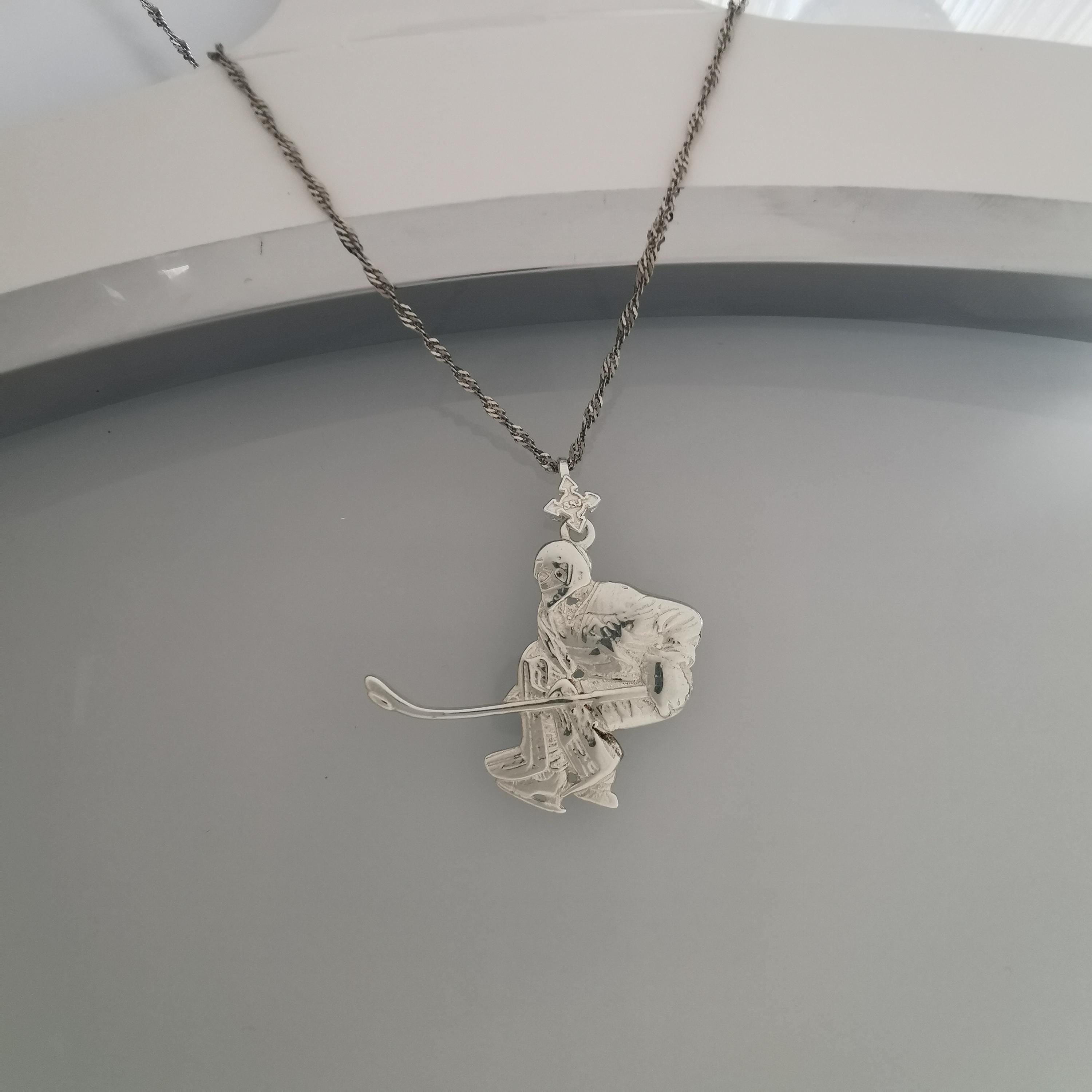 Ice Hockey Jewelry Pendant for Men – Classic Silver 925 Gift – Goalie Charm for Athletes and Hockey Fans – Sports Necklace