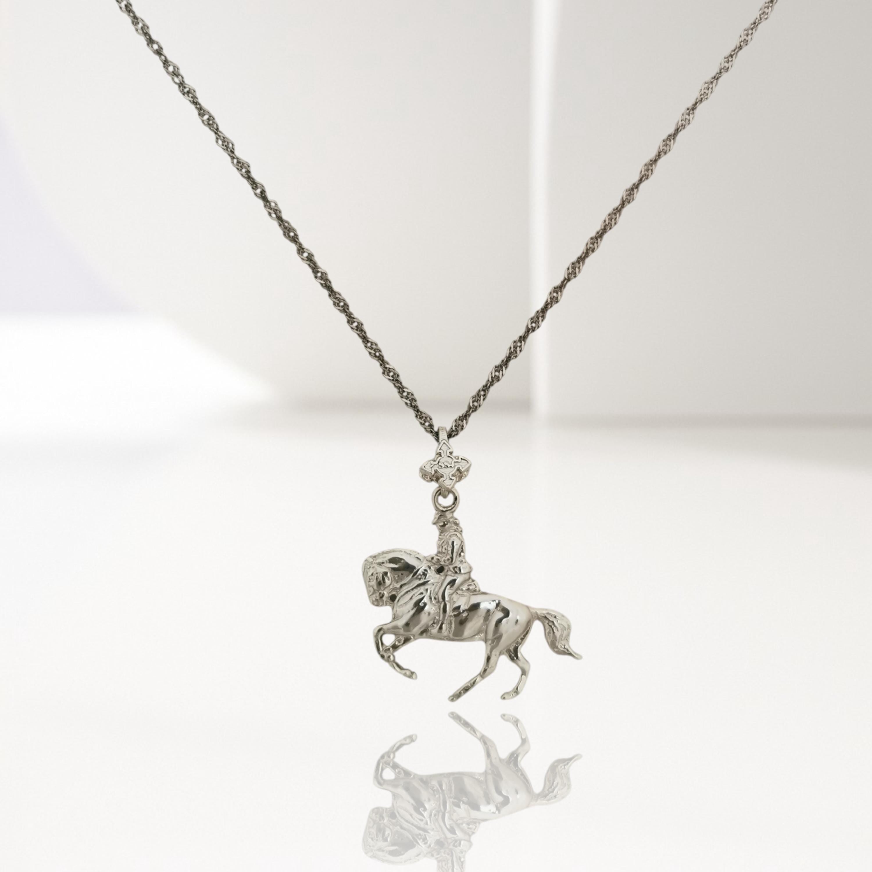 Dressage Jewelry Pendant for Men – Classic Silver 925 Gift – Handmade Equestrian Accessory for Riders and Horse Sport Lovers – Necklace