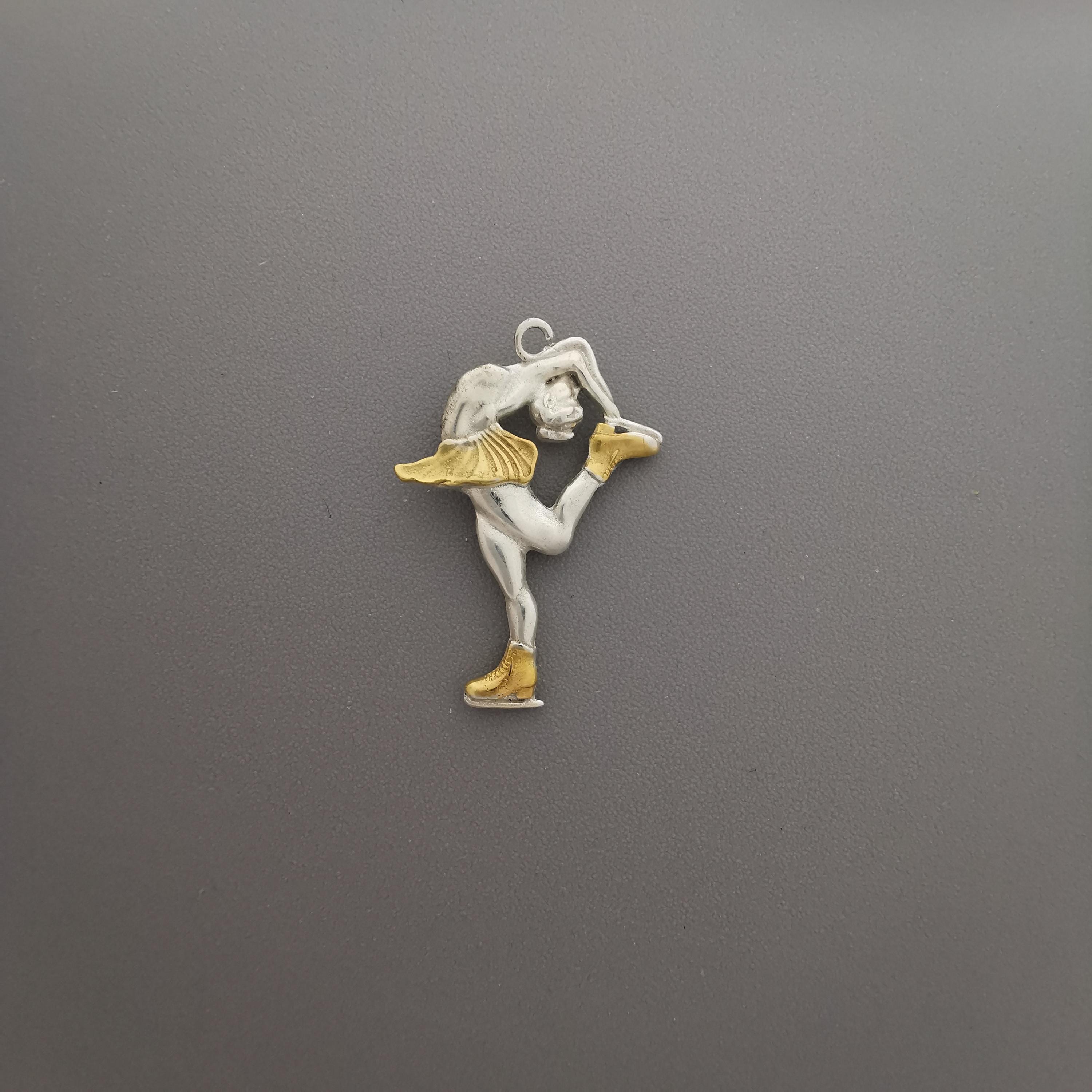Figure Skating Jewelry Pendant for Women – Silver with Partial Gold Plating 925 Gift – Elegant Two-Tone Sports Charm for Skaters – Necklace