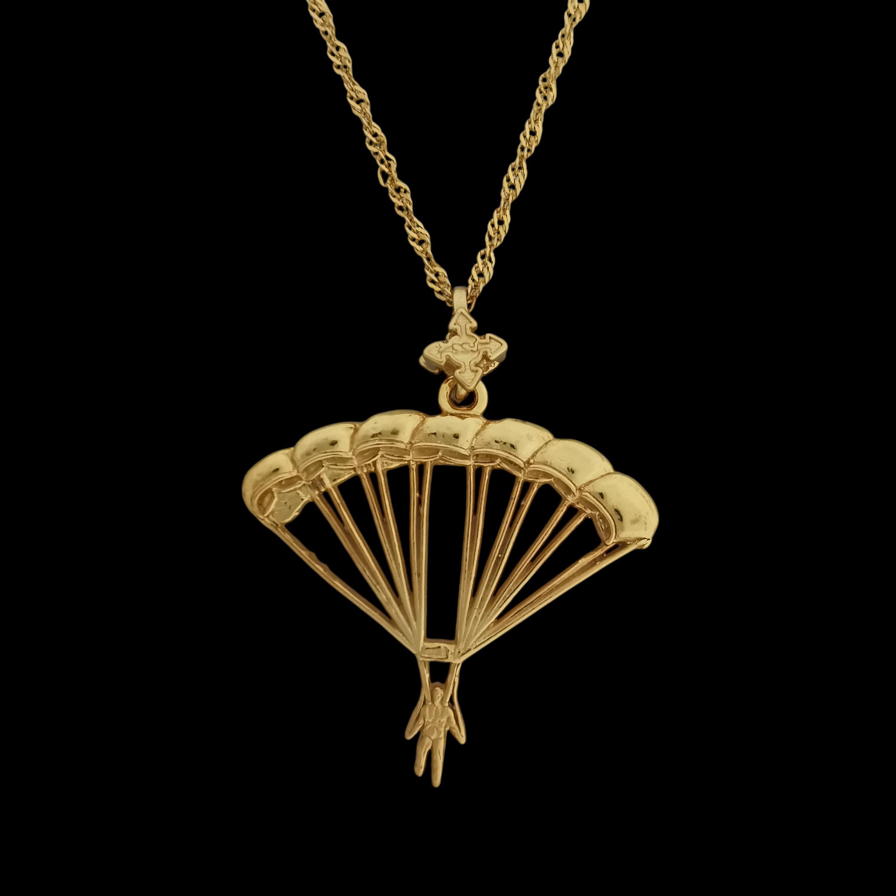 Skydiving Pendant for Men and Women – Gold-Plated 925 Silver Jewelry Gift – Handcrafted Sports Charm for Extreme Movement – Necklace