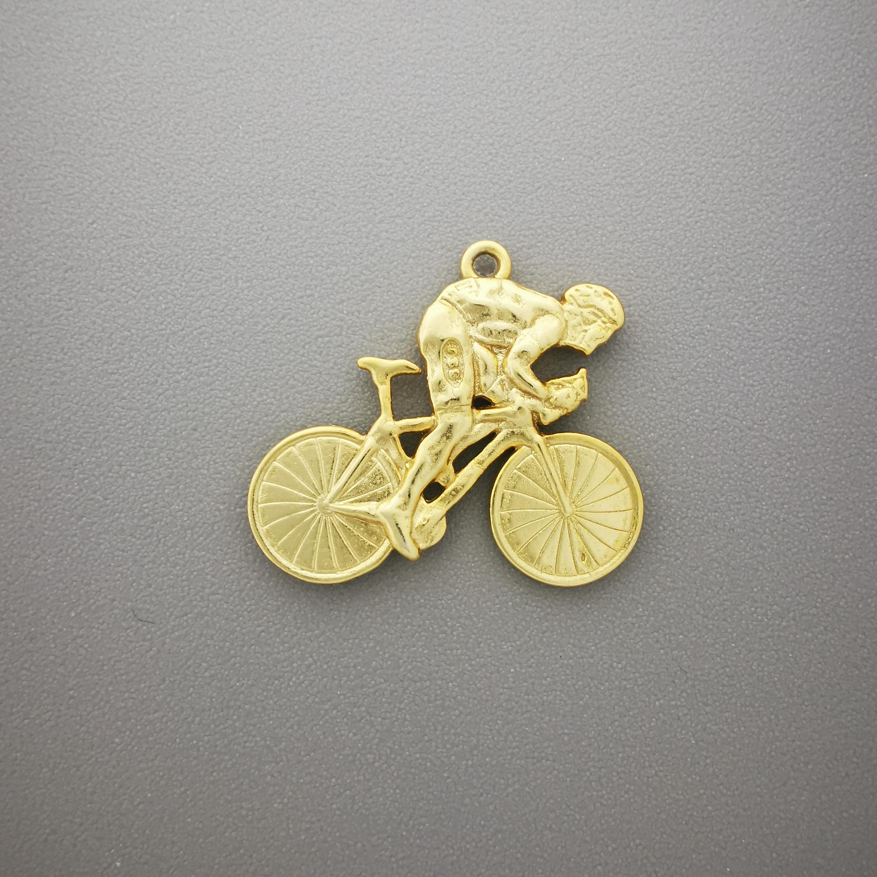 Cycling Necklace for Men – Gold-Plated 925 Silver Pendant – Premium Sports Jewelry Gift for Bikers, Riders, or Fitness Enthusiasts