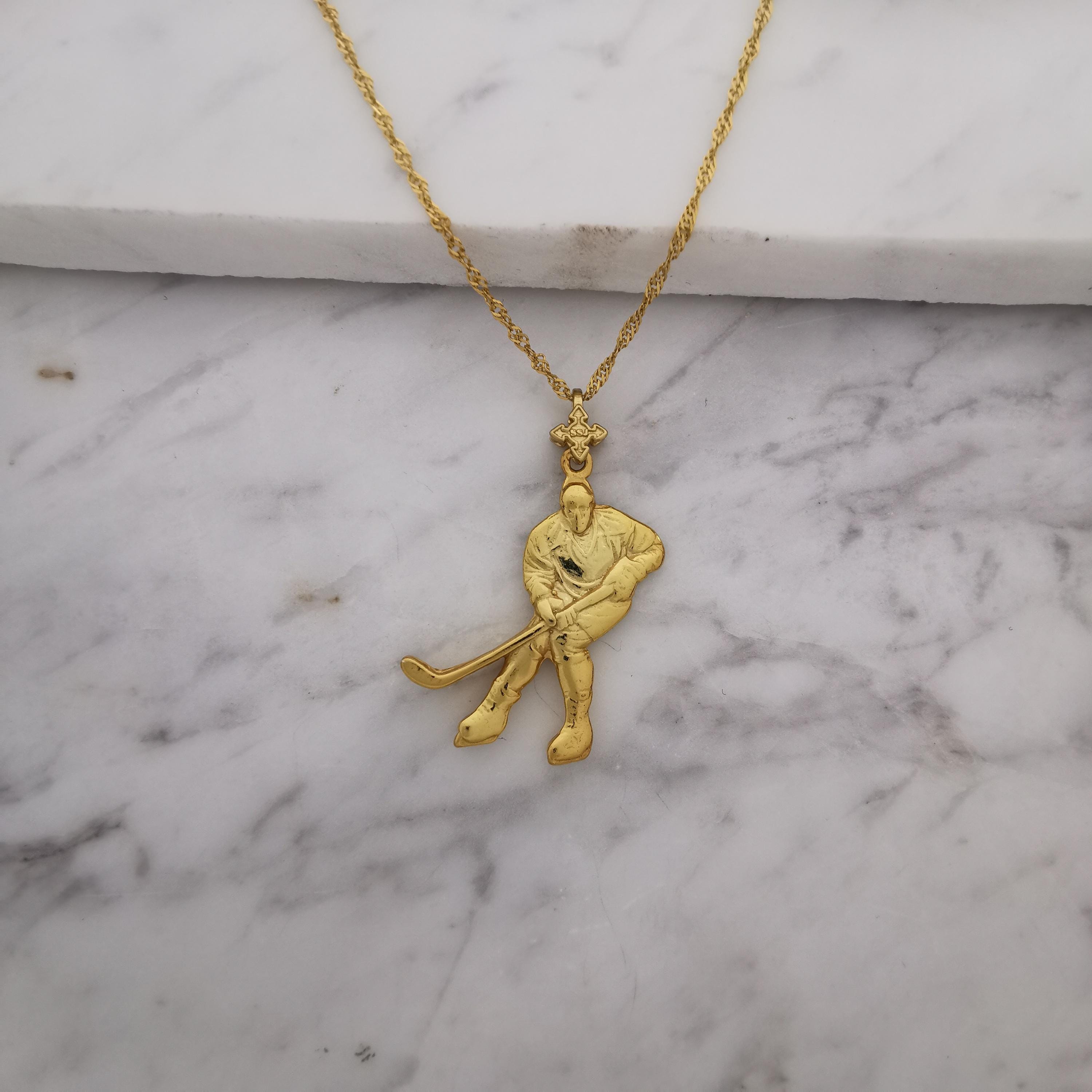 Ice Hockey Jewelry Pendant for Men – Gold-Plated 925 Silver Gift – Handcrafted Sport Charm for Players – Necklace