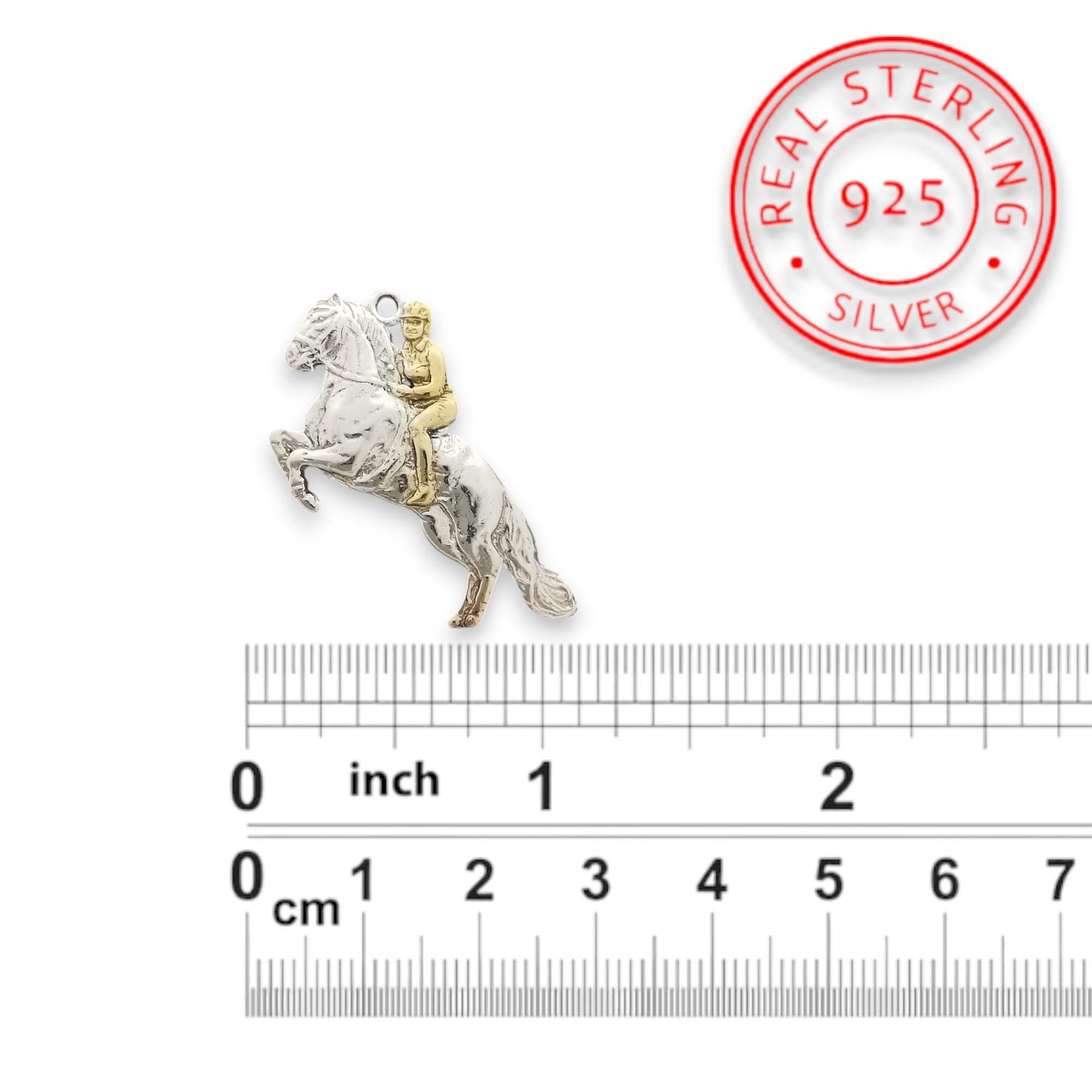 Horse Jewelry Pendant for Women – Silver with Gold Detail 925 Gift – Elegant Equestrian Sports Accessory for Riders – Necklace