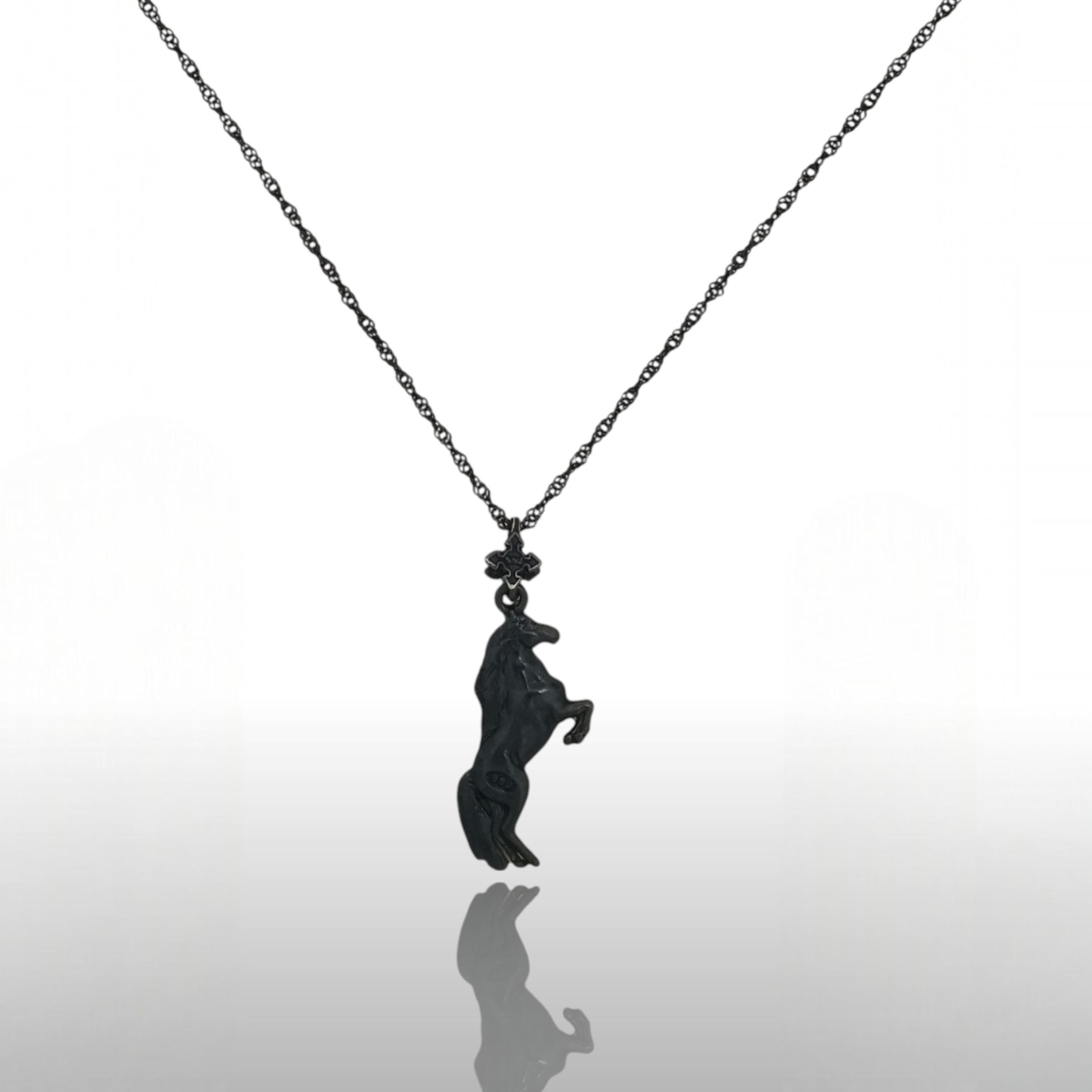 Equestrian Jewelry Pendant for Men – Oxidized Black 925 Silver Gift – Sports Accessory for Riders and Active Spirits – Necklace