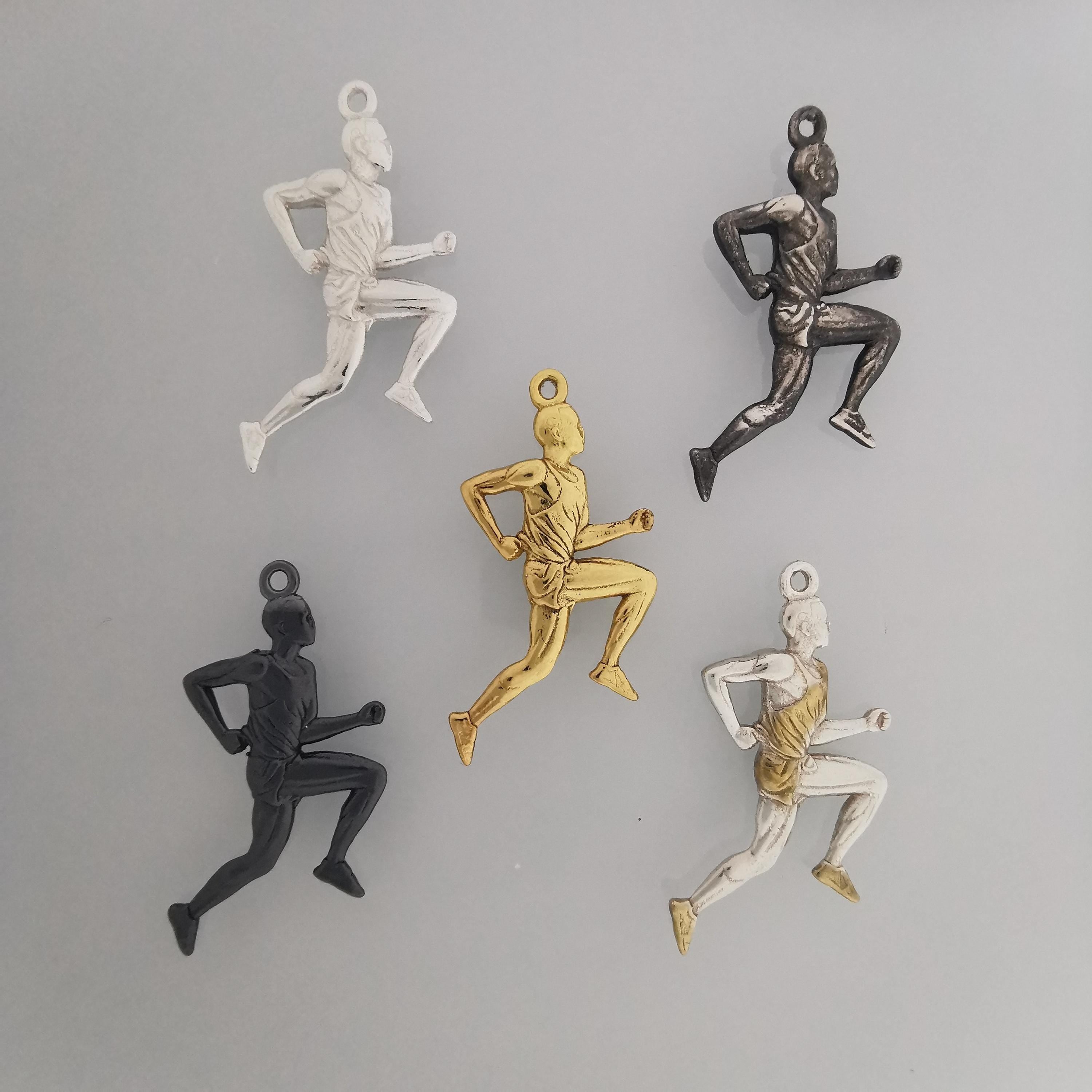 Running Jewelry Pendant for Men – Vintage Style 925 Silver Gift – Handcrafted Sports Accessory for Runners, Coaches & Track Enthusiasts – Necklace