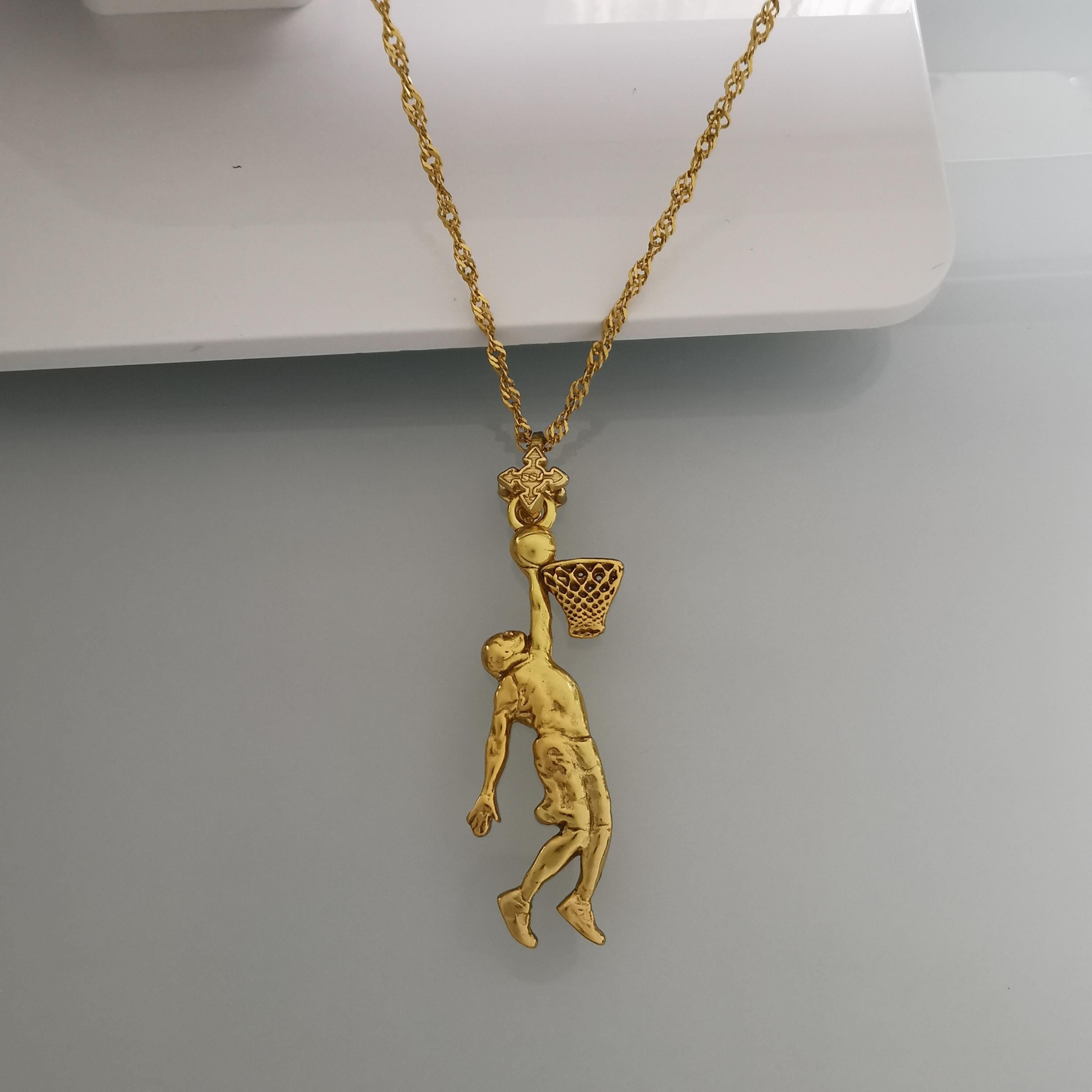 Basketball Dunk Pendant for Men – Gold-Plated 925 Silver Jewelry Gift for Players, Coaches & Fans – Sports Necklace