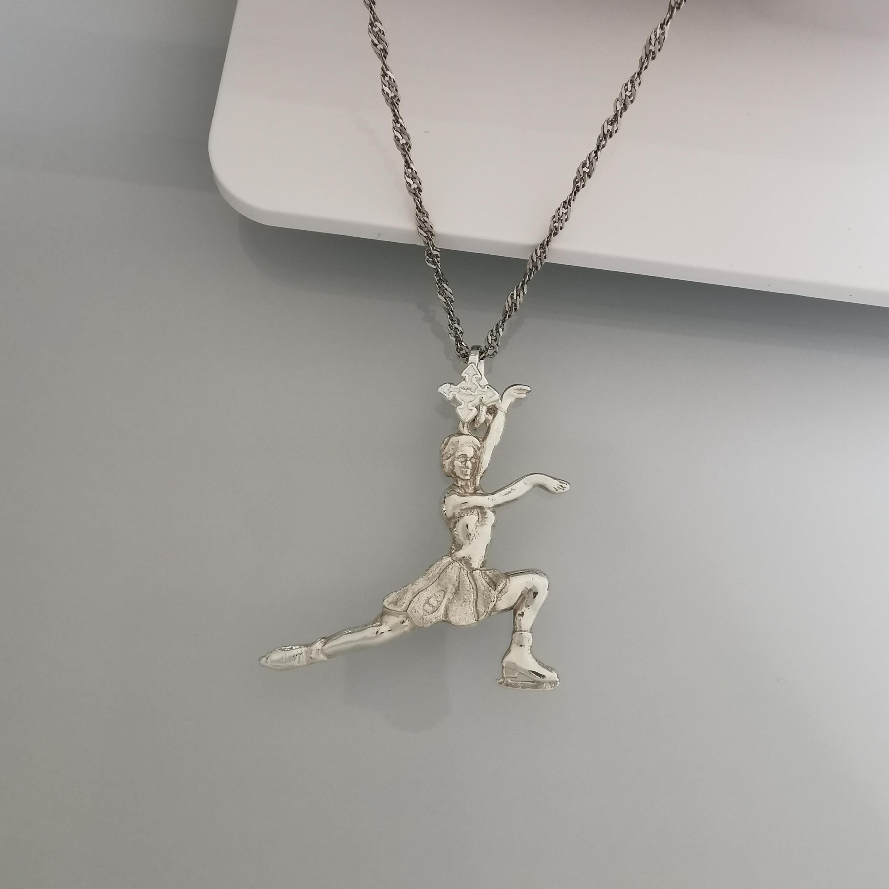 Figure Skating Pendant for Women – Classic Silver 925 Jewelry Gift – Handcrafted Sports Charm for Skaters, Coaches & Fans – Necklace