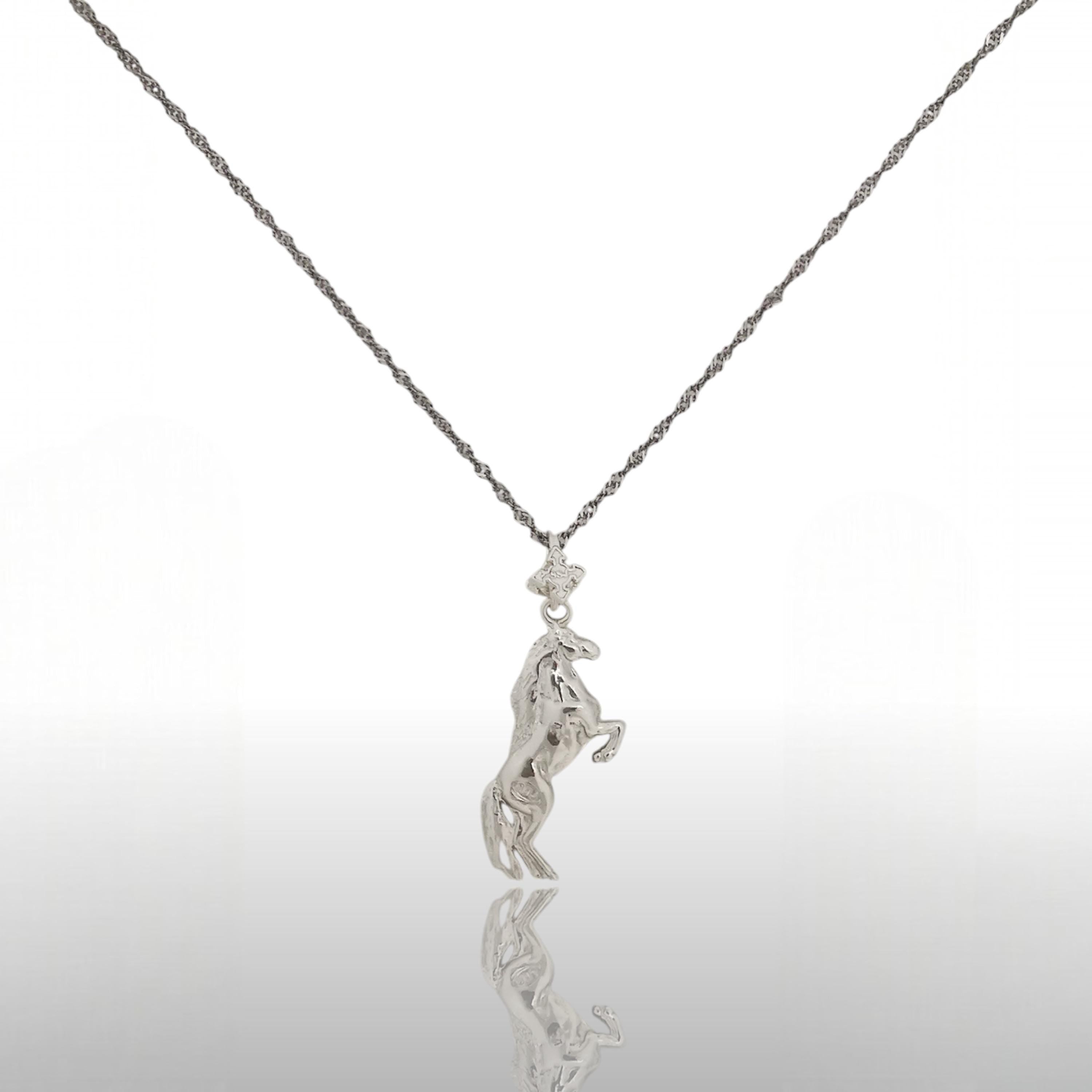 Horse Jewelry Pendant for Men and Women – Classic 925 Silver Gift – Equestrian Sports Accessory for Riders – Necklace