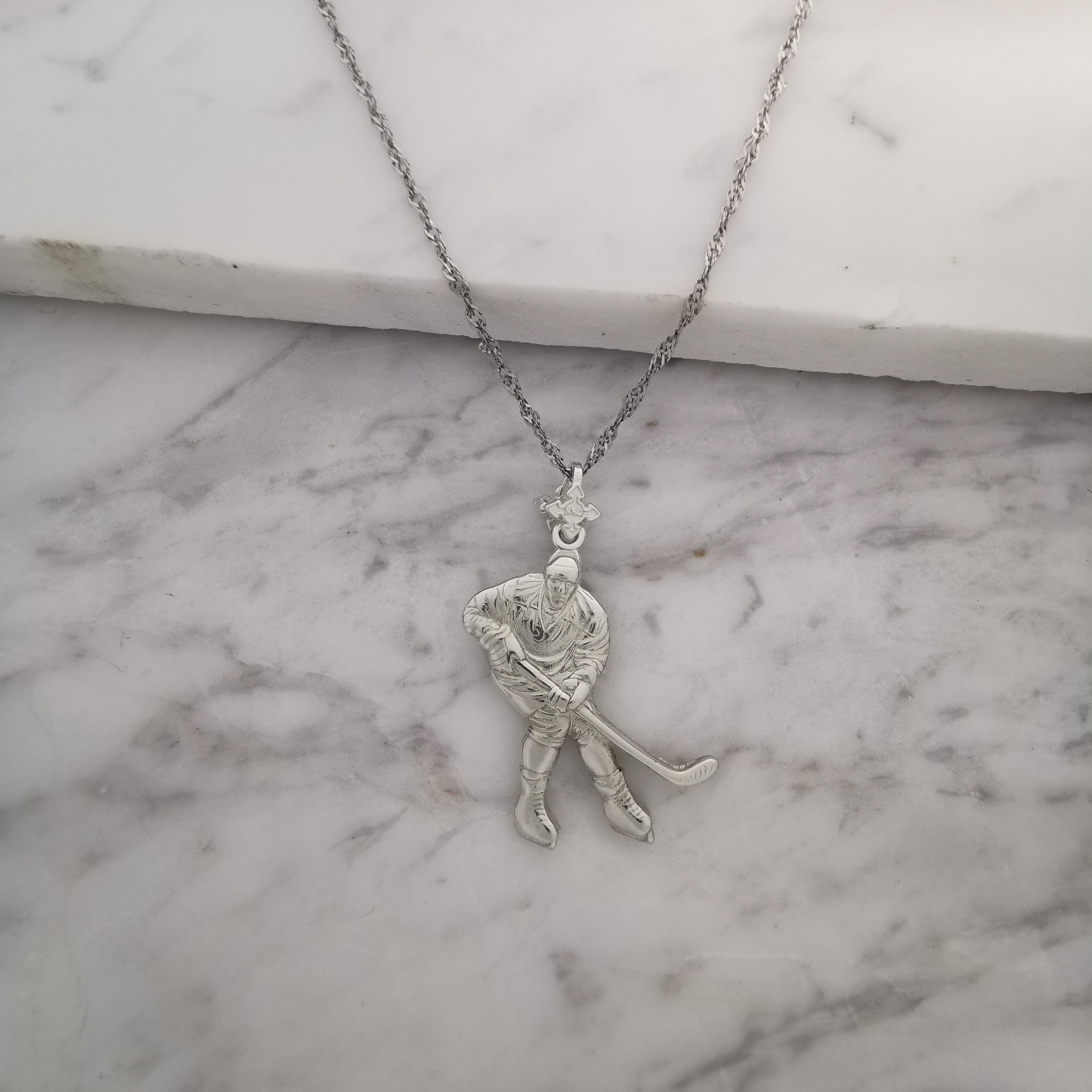 Ice Hockey Jewelry Pendant for Men – Classic Silver 925 Gift – Handcrafted Sport Charm for Players – Necklace