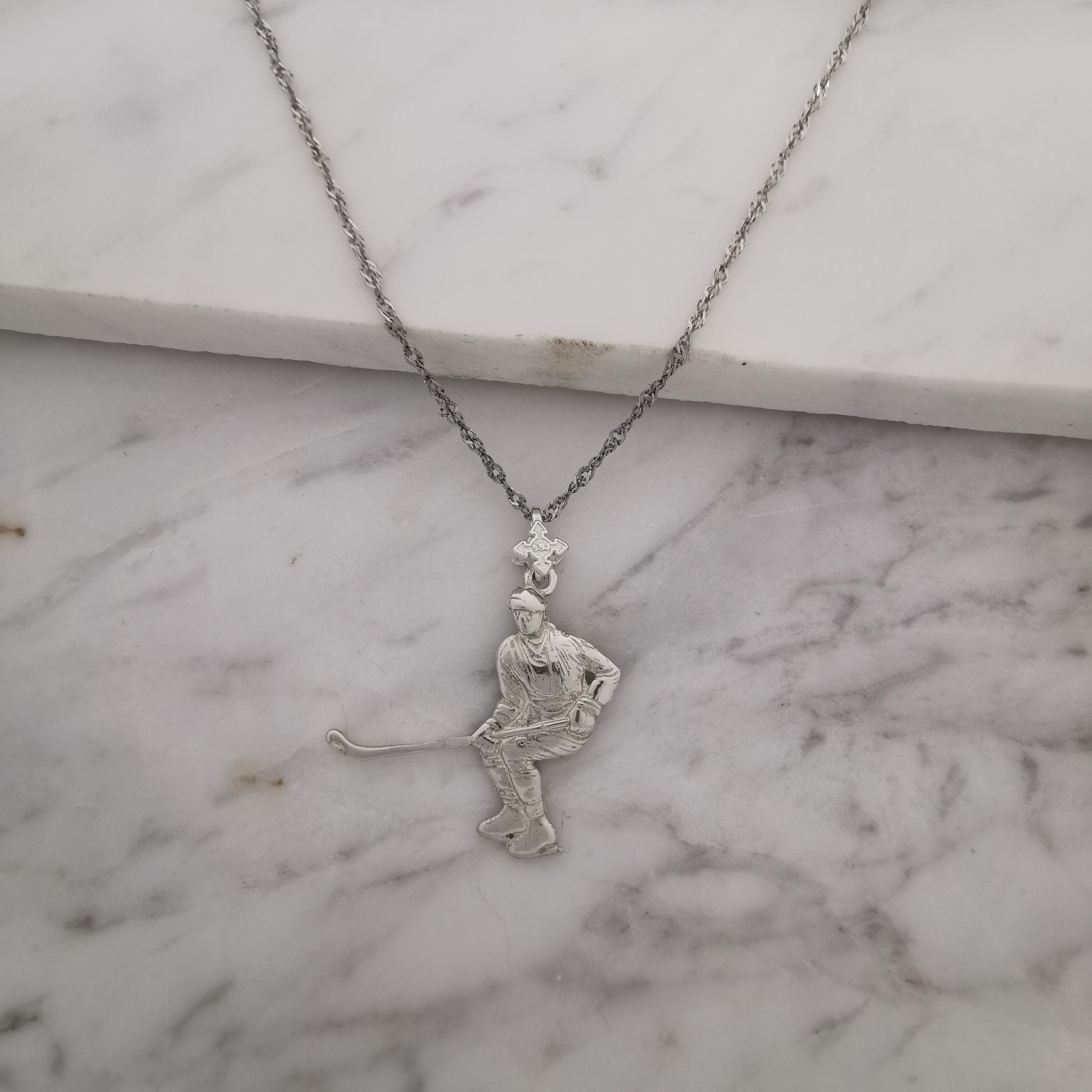 Ice Hockey Jewelry Pendant for Men – Classic Silver 925 Gift – Handcrafted Sport Charm for Players – Necklace