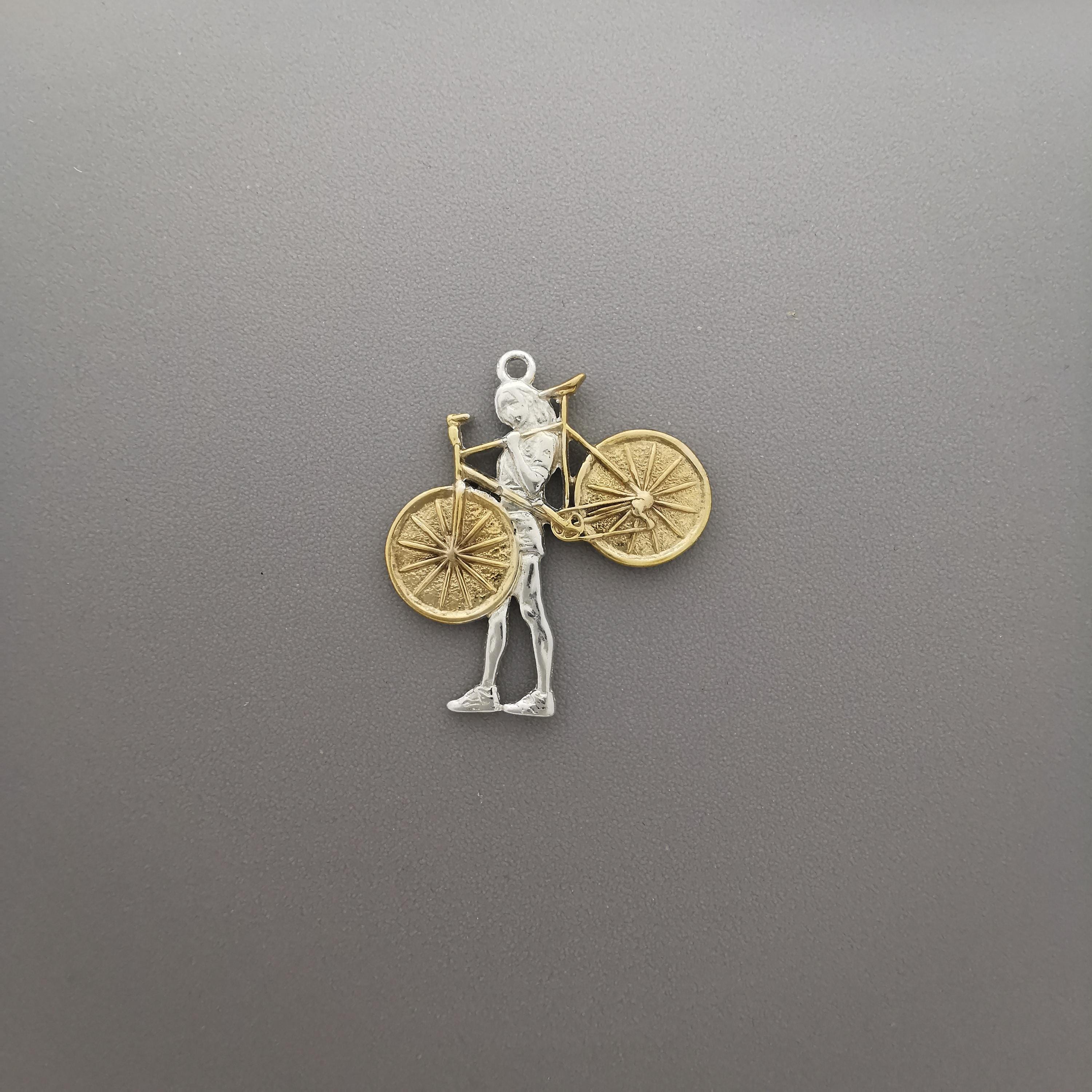 Cycling Jewelry Pendant for Women – Silver with Partial Gold Plating 925 Gift – Elegant Sports Accessory for Cyclists and Riders – Necklace