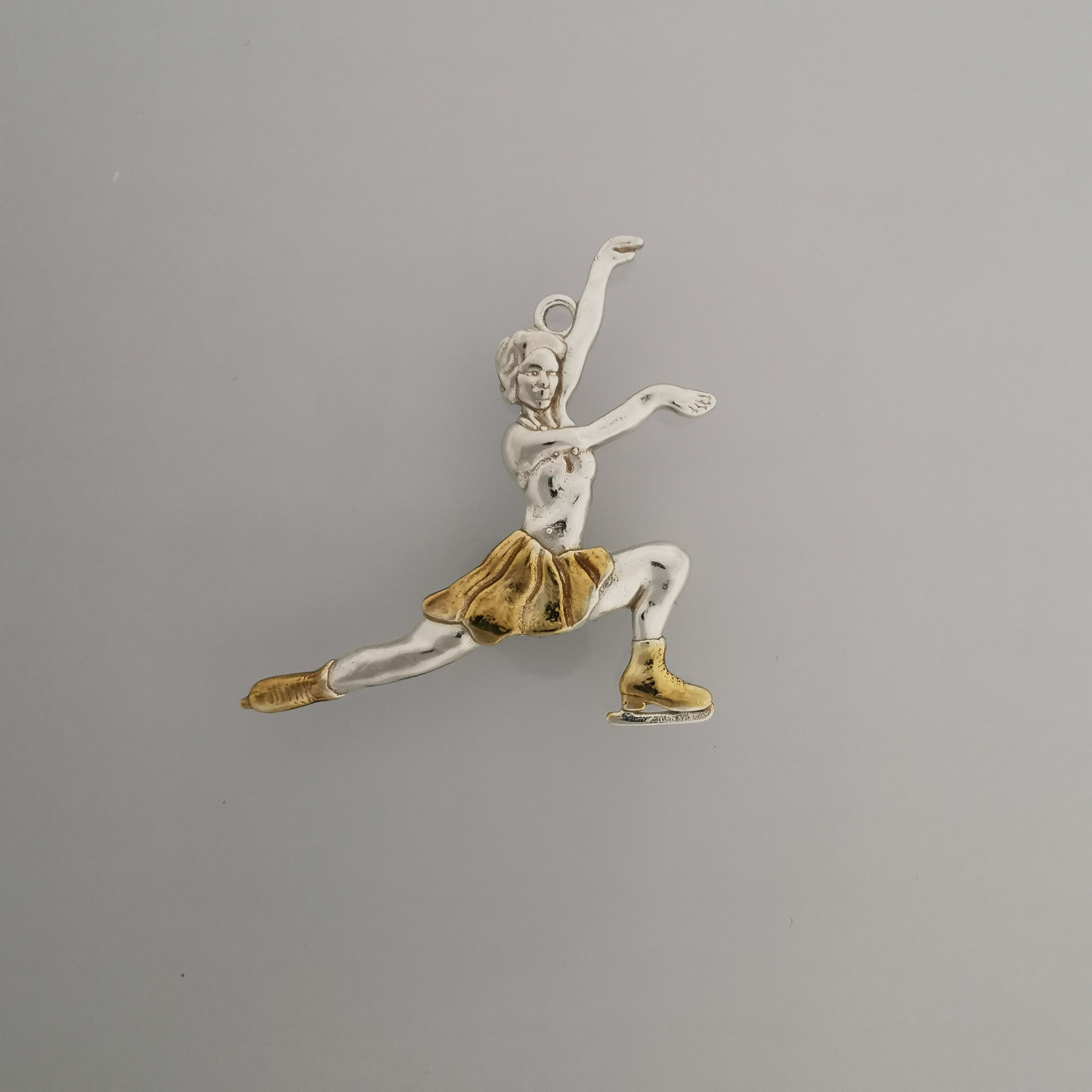 Figure Skating Pendant for Women – Gold-Plated 925 Silver Jewelry Gift – Sports Charm for Skaters & Fans – Necklace