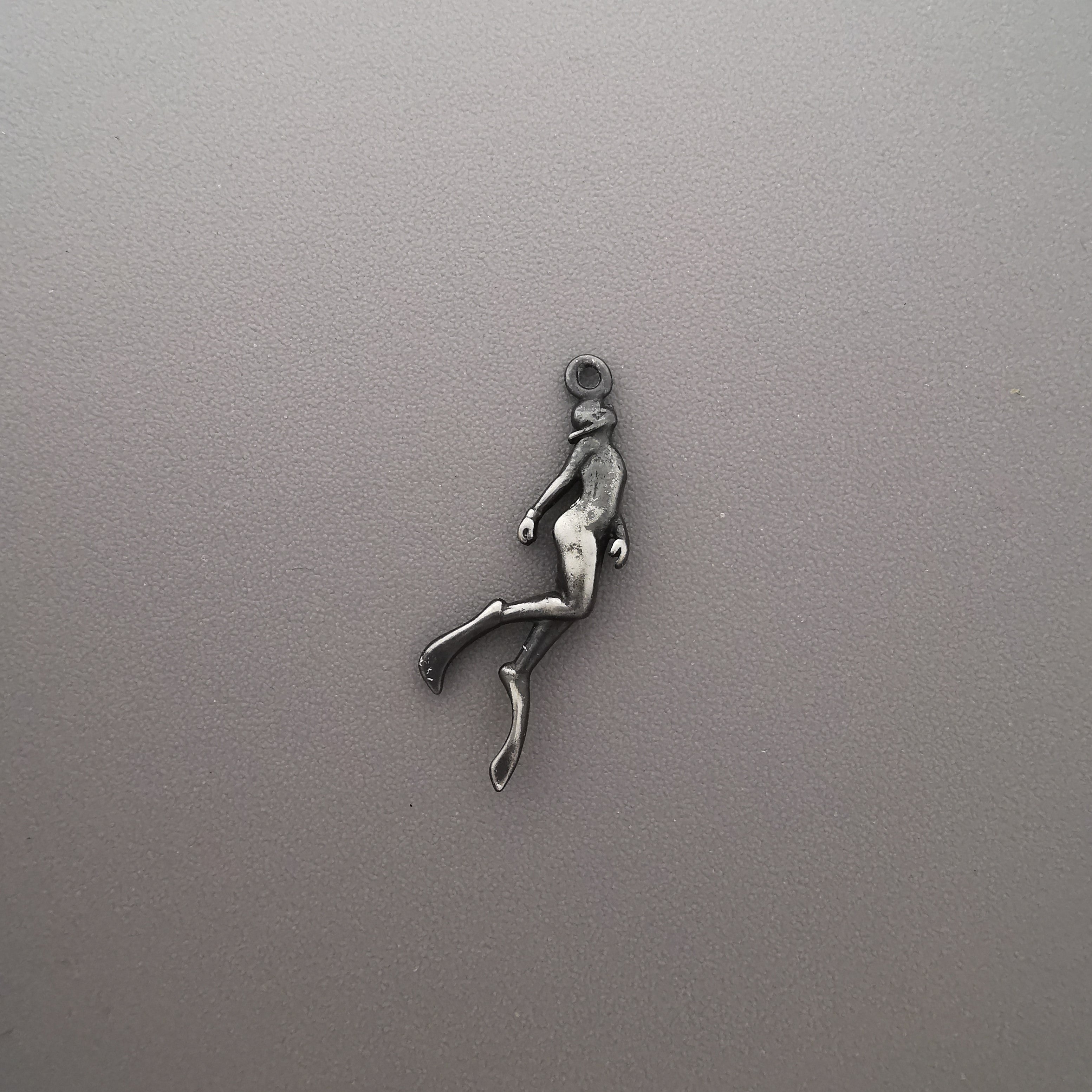Diving Jewelry Pendant for Women – Oxidized Black 925 Silver Gift – Sports Accessory for Swimmers and Diver Girls – Necklace