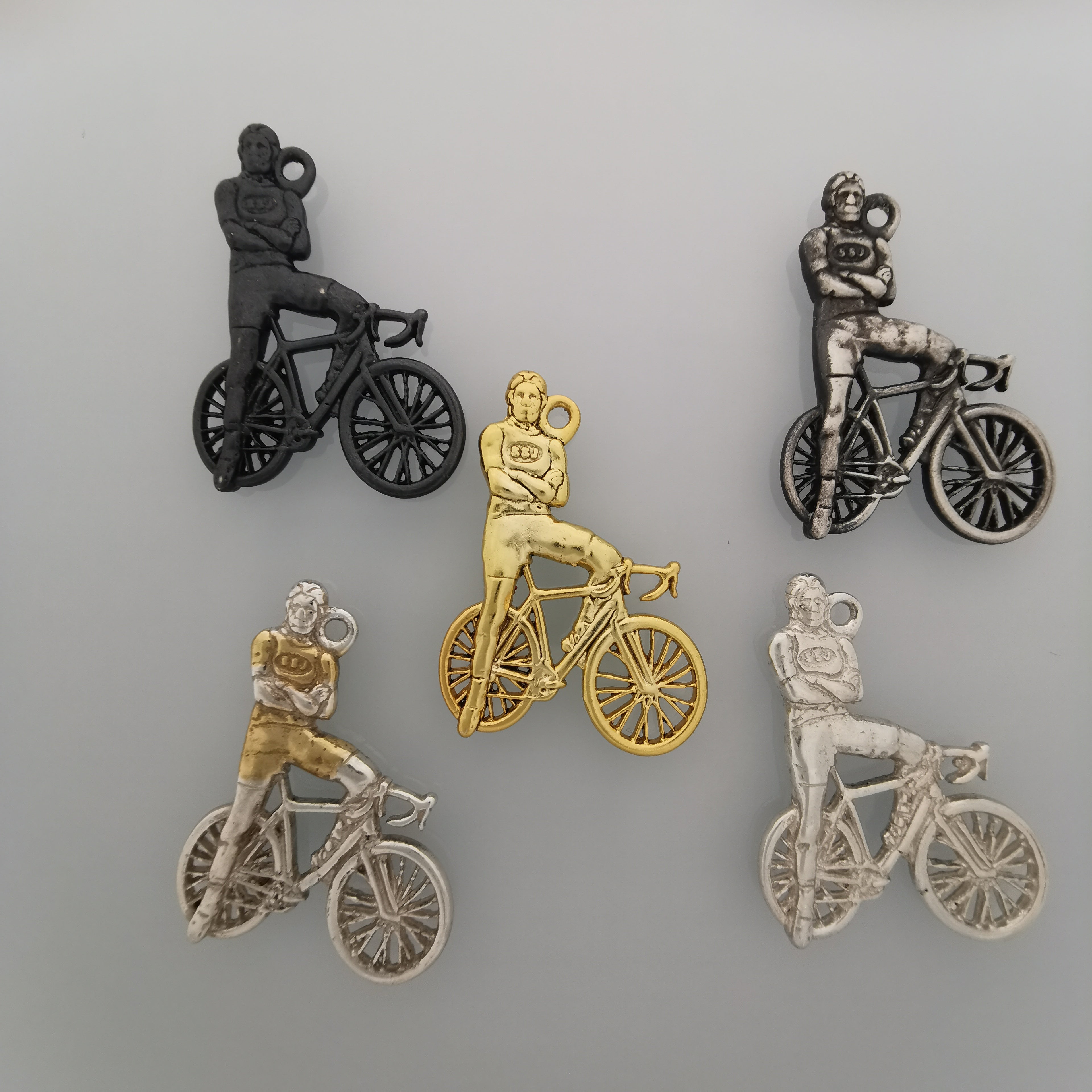 Cycling Jewelry Pendant for Men – Classic 925 Silver Gift – Sports Accessory for Cyclists and Bike Enthusiasts – Necklace