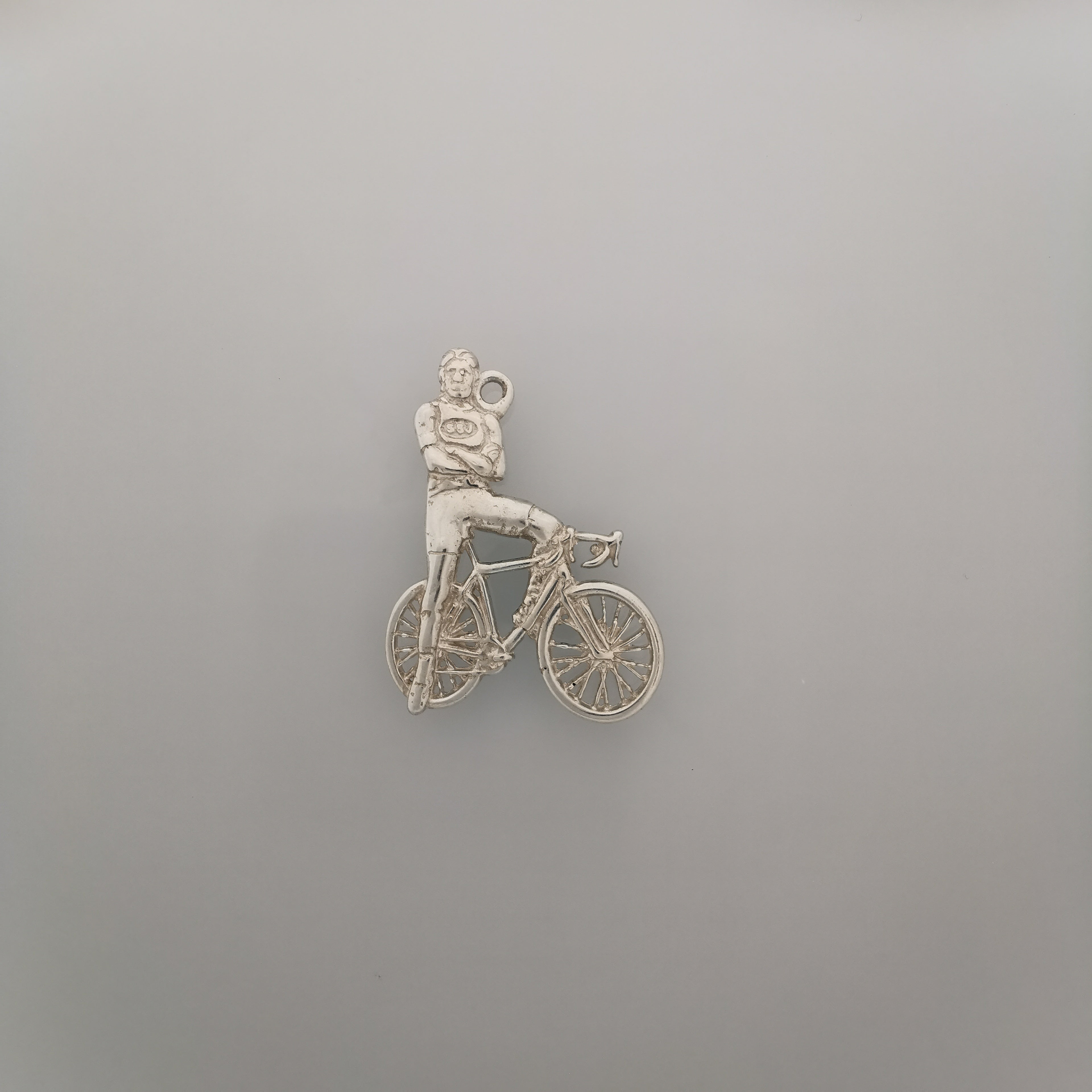 Cycling Jewelry Pendant for Men – Classic 925 Silver Gift – Sports Accessory for Cyclists and Bike Enthusiasts – Necklace