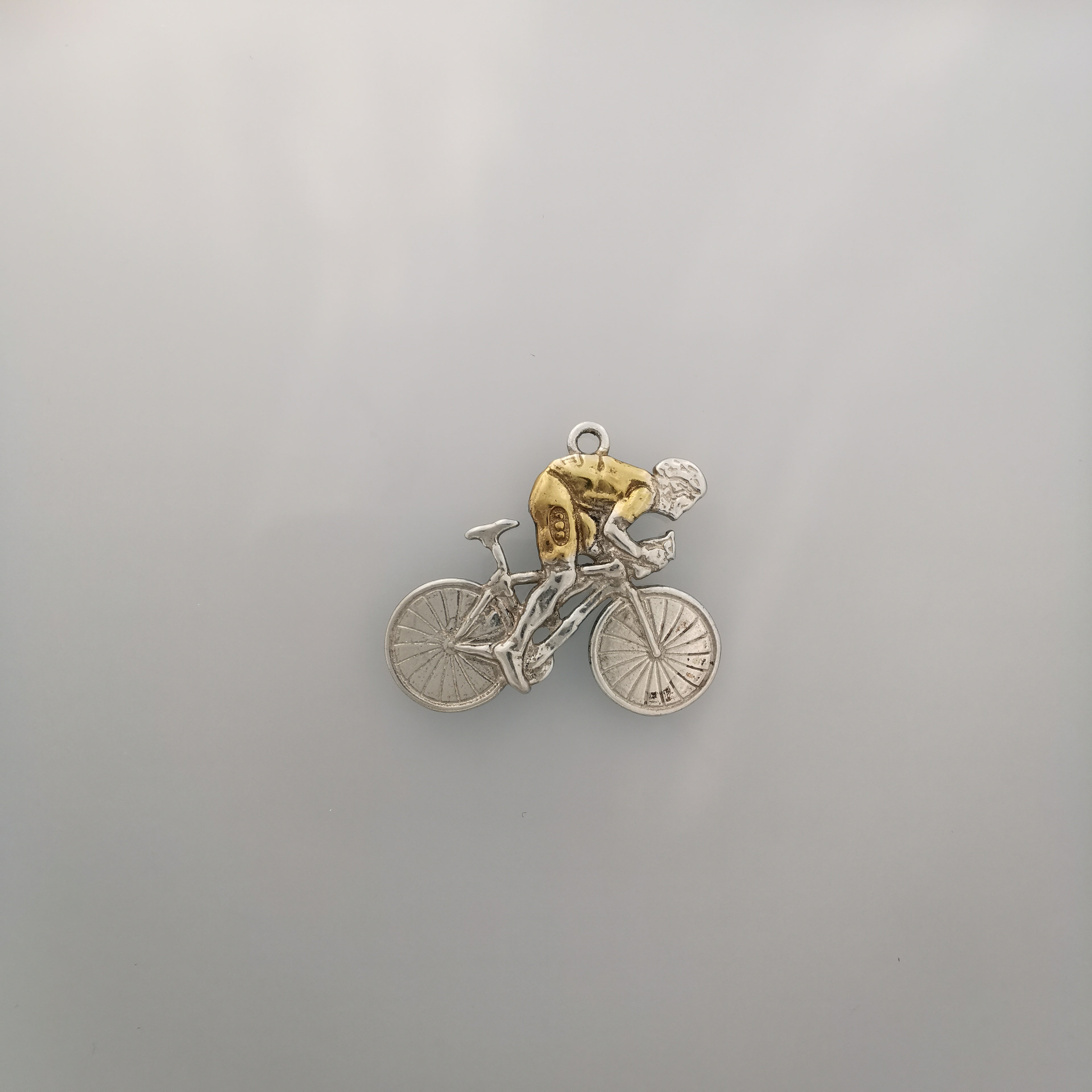 Cycling Pendant for Men – Two-Tone 925 Silver Necklace with Gold Detail – Bold Sports Jewelry Gift for Cyclists and Fitness Enthusiasts