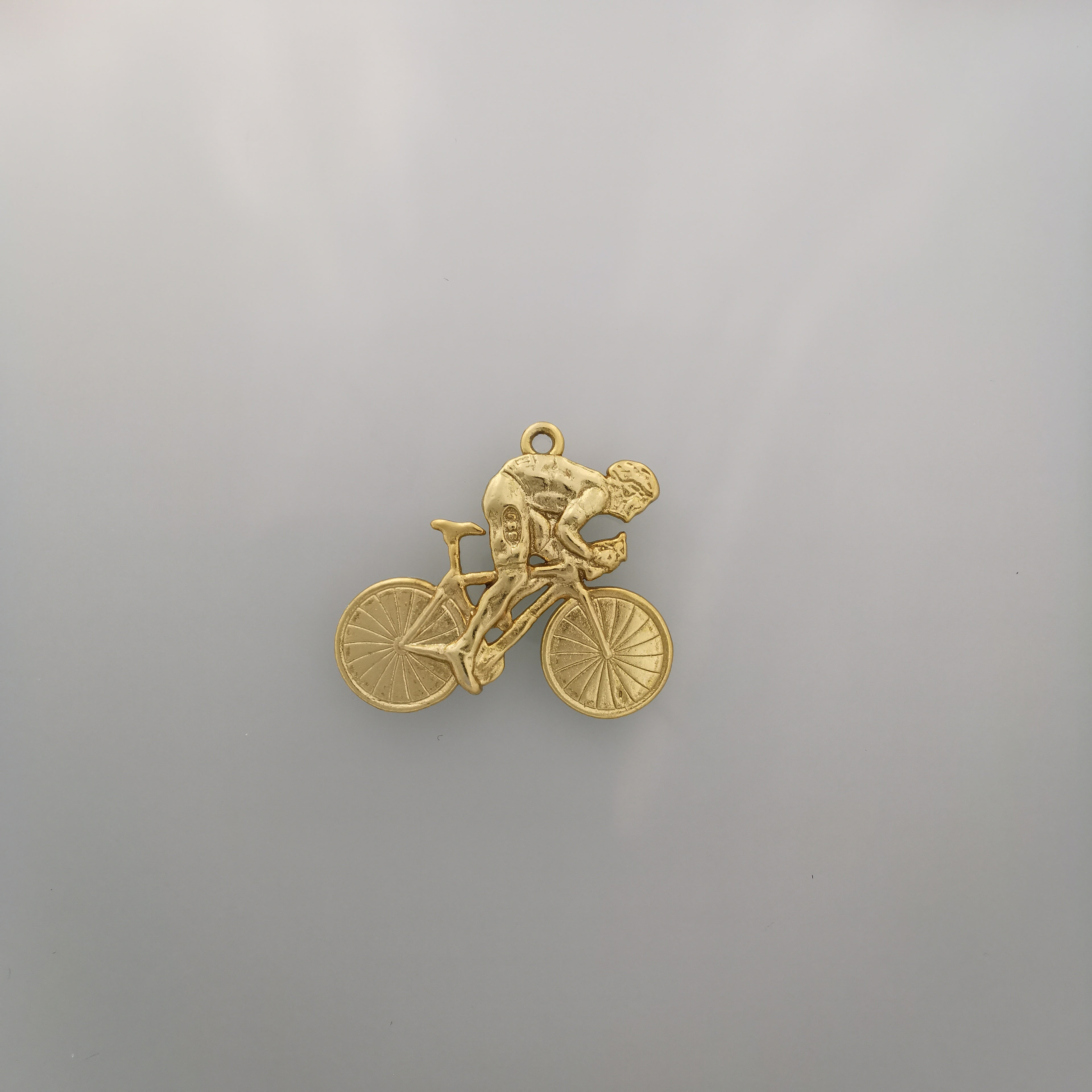 Cycling Pendant for Men – Two-Tone 925 Silver Necklace with Gold Detail – Bold Sports Jewelry Gift for Cyclists and Fitness Enthusiasts