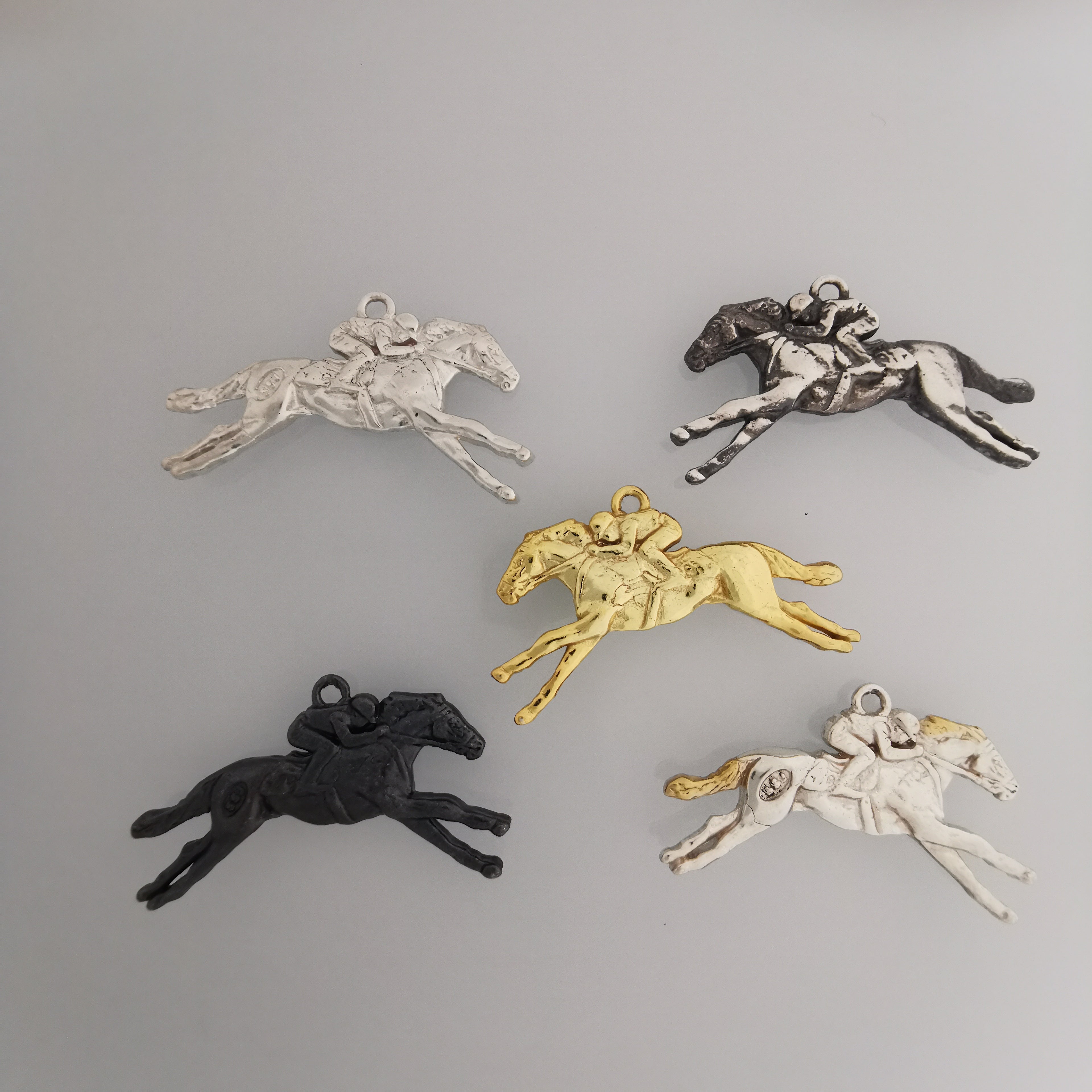 Horse Racing Jewelry Pendant for Men – Classic 925 Sterling Silver Gift – Handcrafted Sports Accessory for Riders – Necklace