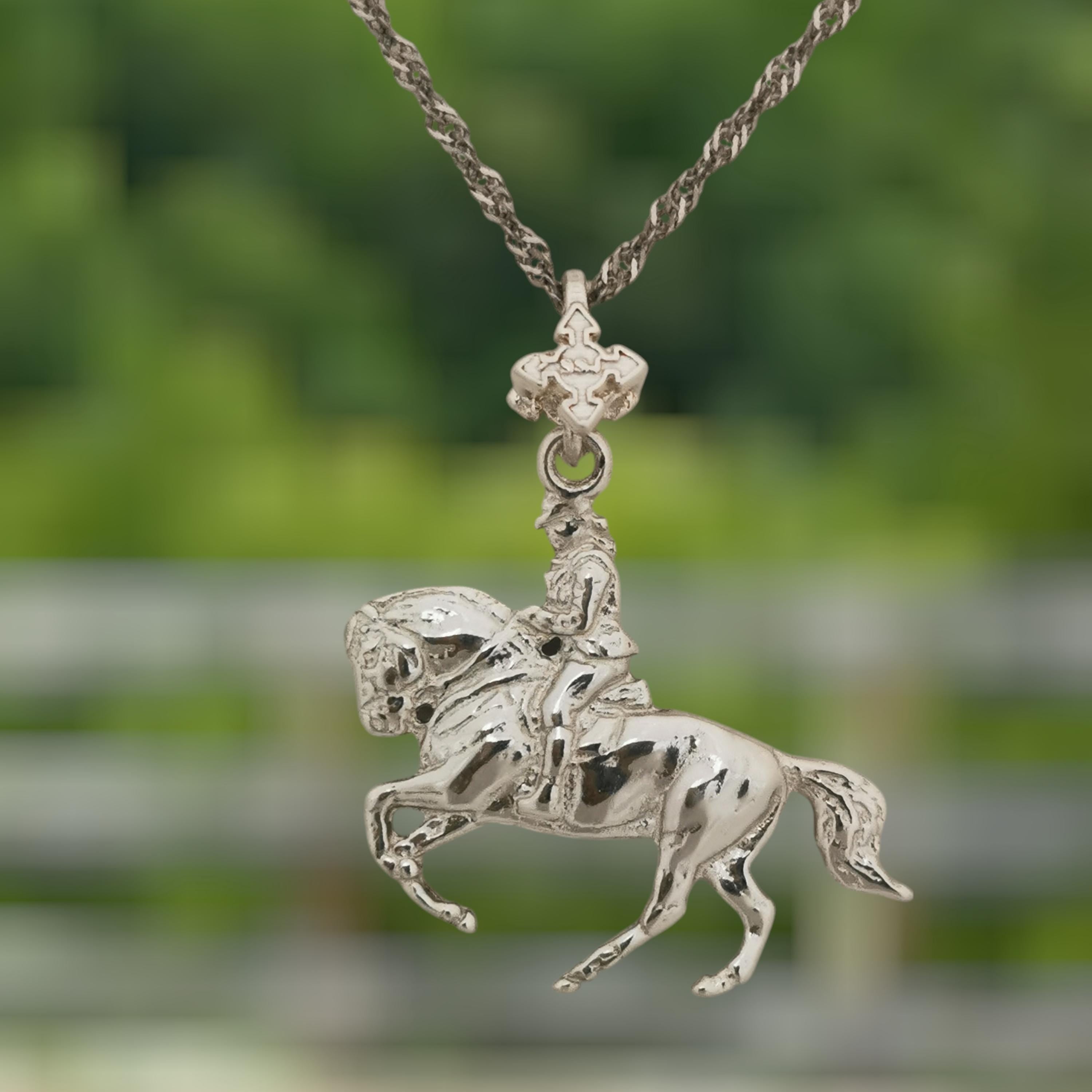 Dressage Jewelry Pendant for Men – Classic Silver 925 Gift – Handmade Equestrian Accessory for Riders and Horse Sport Lovers – Necklace