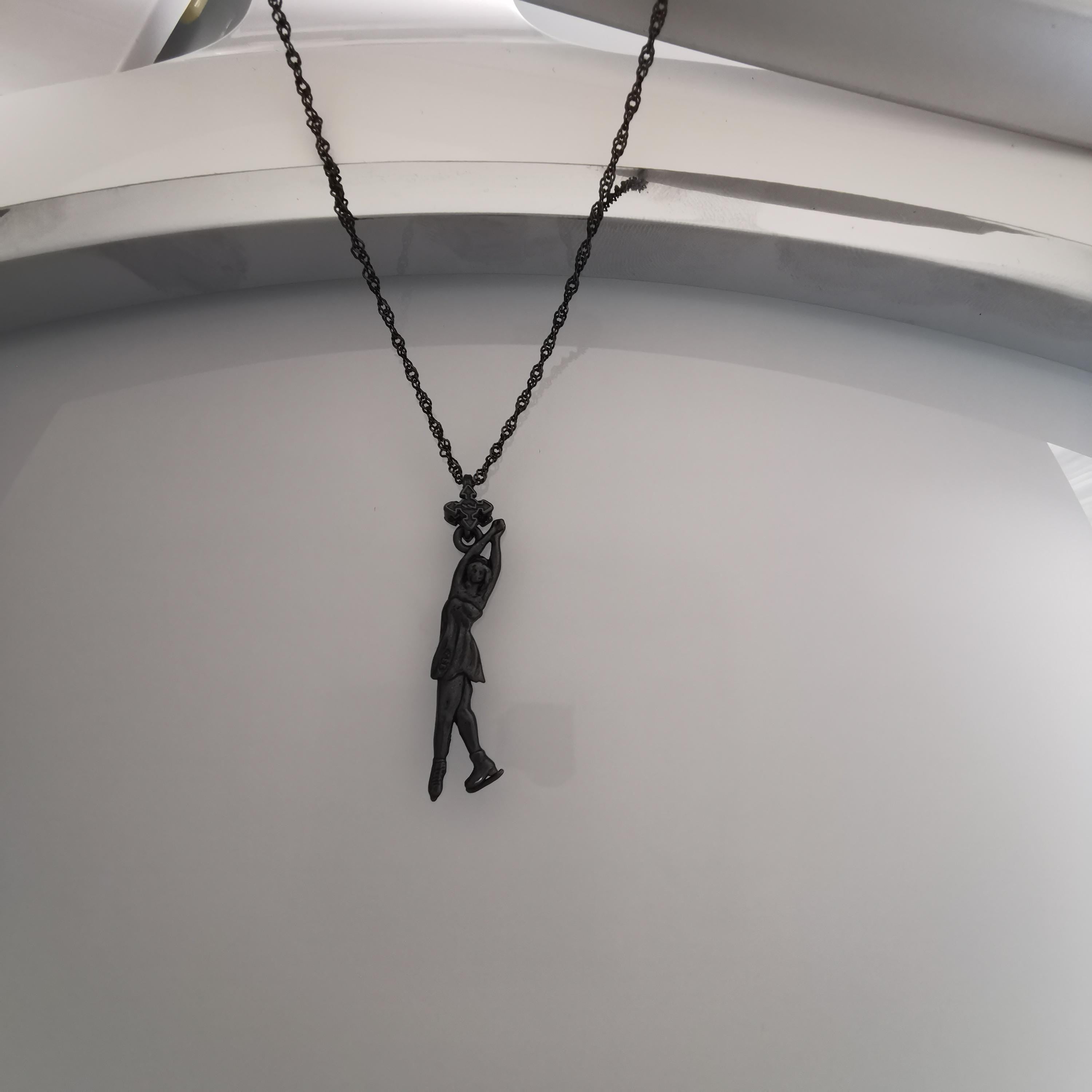 Figure Skating Jewelry Pendant for Girls – Oxidized Black 925 Silver Gift – Handcrafted Charm for Skaters, Coaches & Fans – Necklace