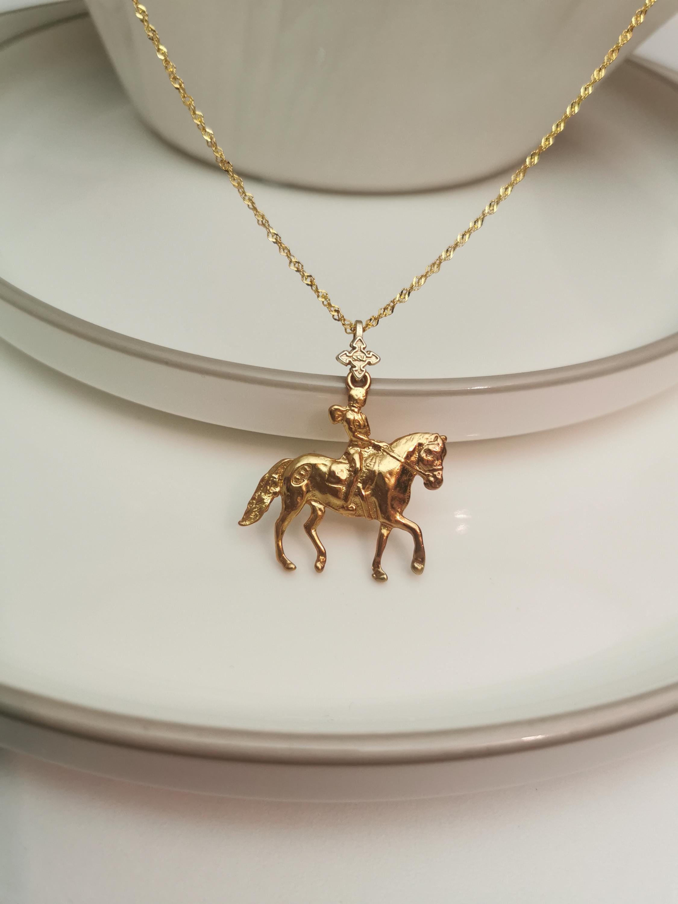 Horse Jewelry Pendant for Women – Gold-Plated 925 Silver Gift – Equestrian Sports Accessory for Riders – Necklace