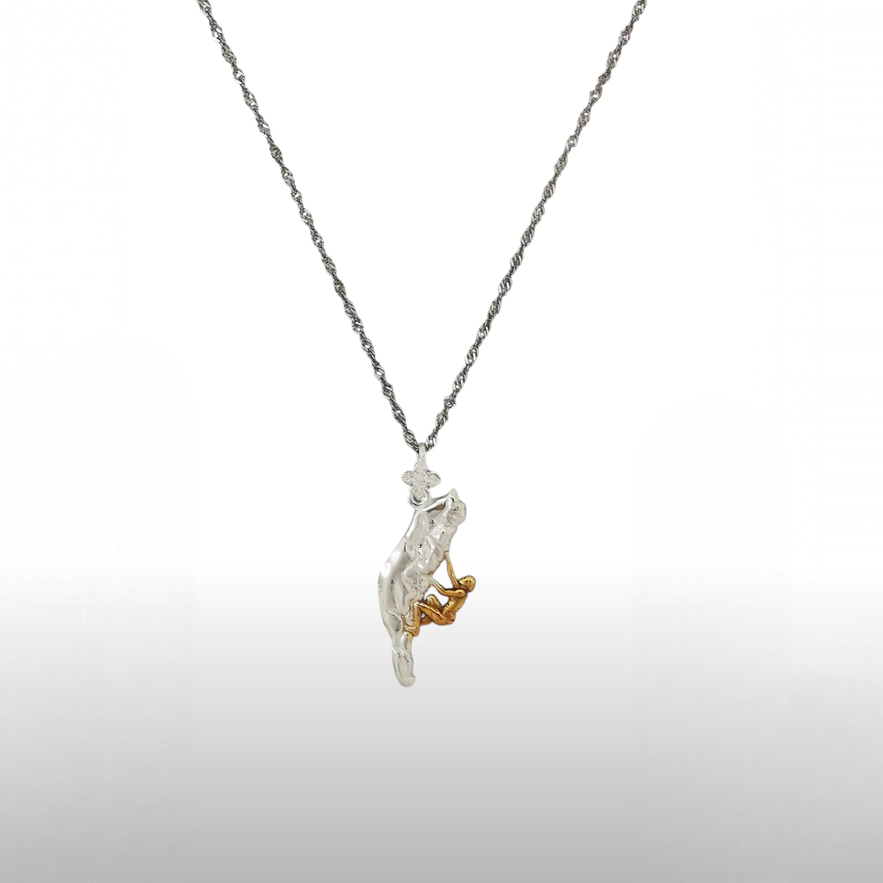Climber Jewelry for Men & Women – Two-Tone 925 Silver Pendant with Gold Detail – Gift for Adventurers, Outdoor Fans, and Nature Lovers
