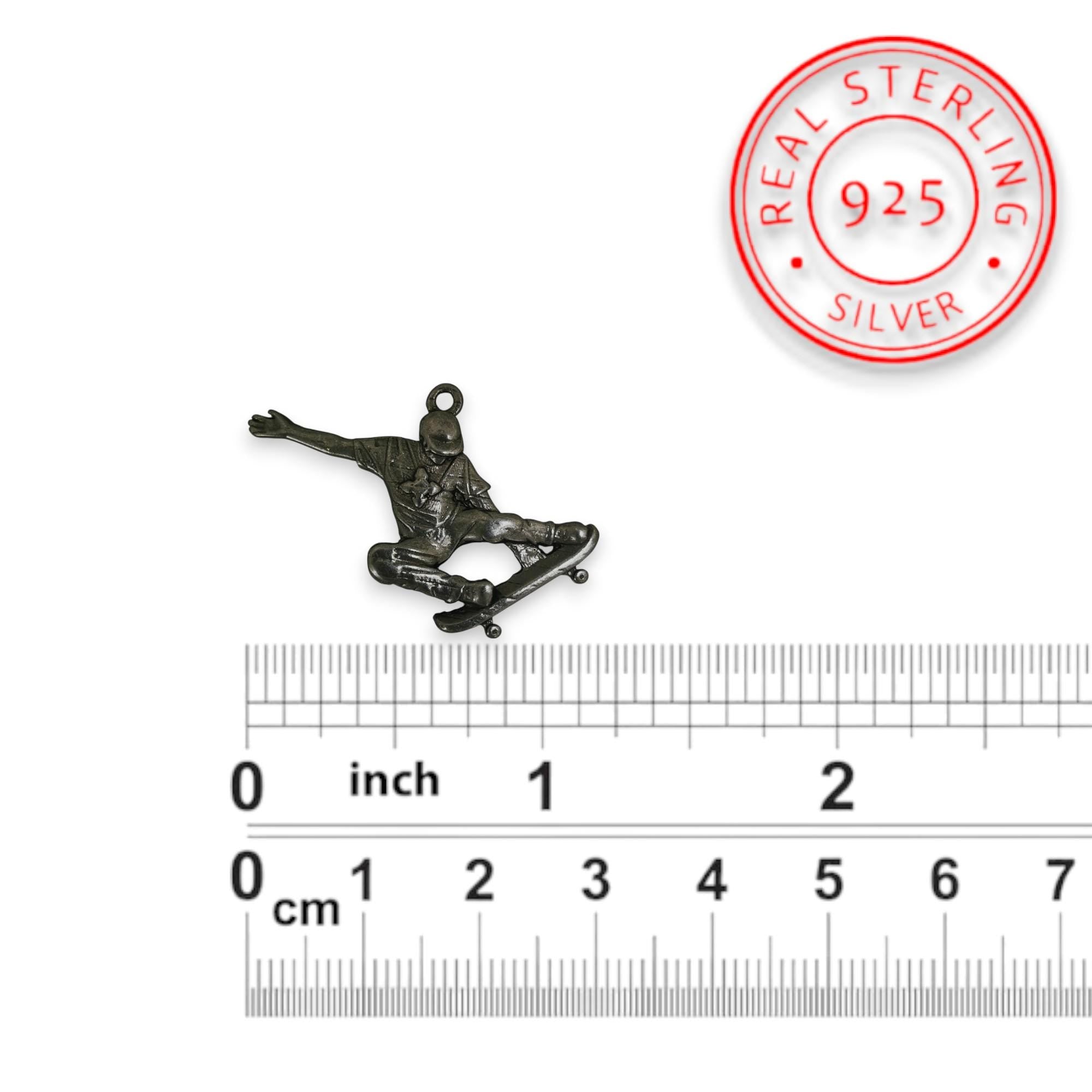 Skateboard Jewelry Pendant for Men – Oxidized Black 925 Silver Gift – Streetwear Sports Accessory for Skaters – Necklace