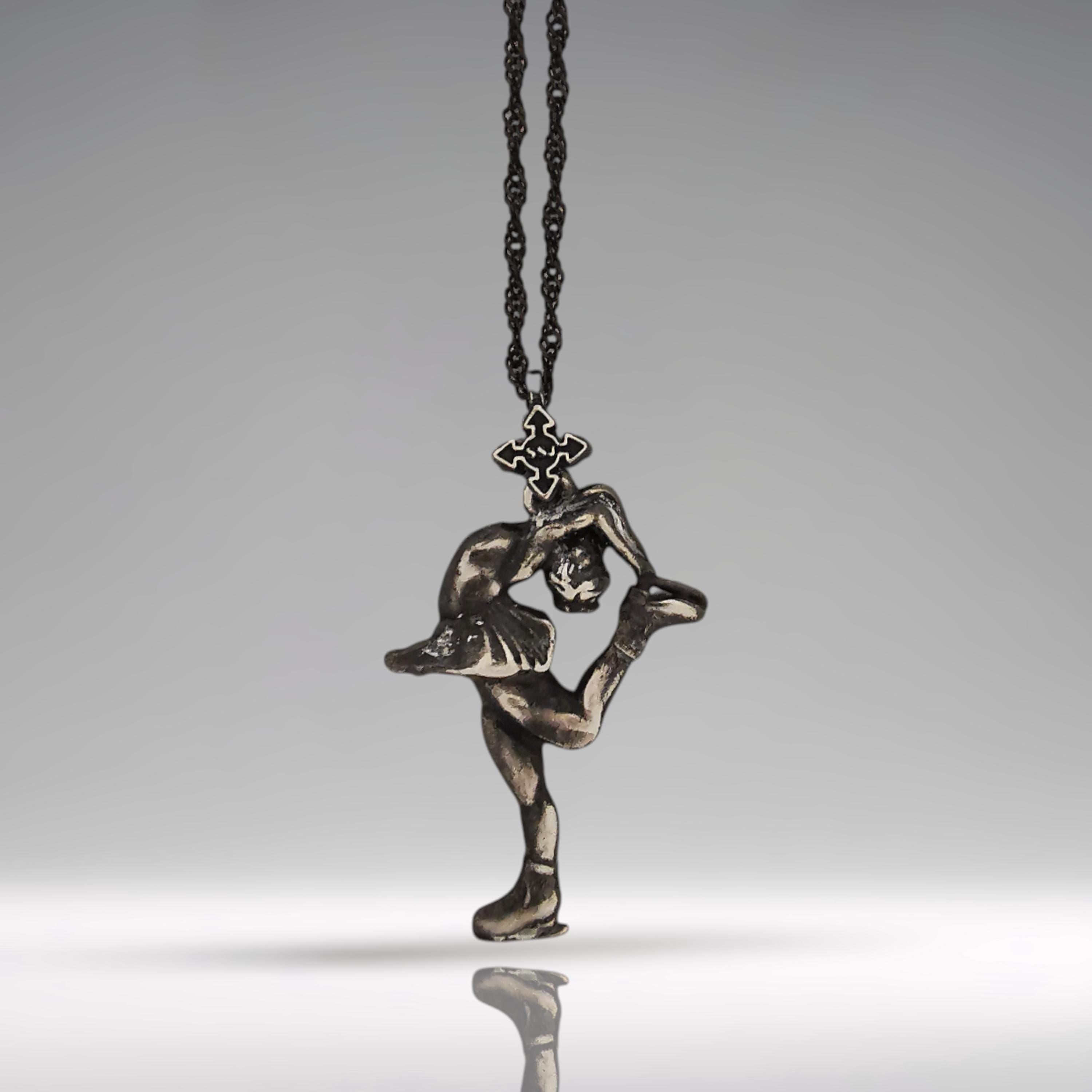 Figure Skating Jewelry Pendant for Women and Teen Girls – Vintage Style 925 Silver Gift – Handcrafted Sports Charm for Skaters – Necklace