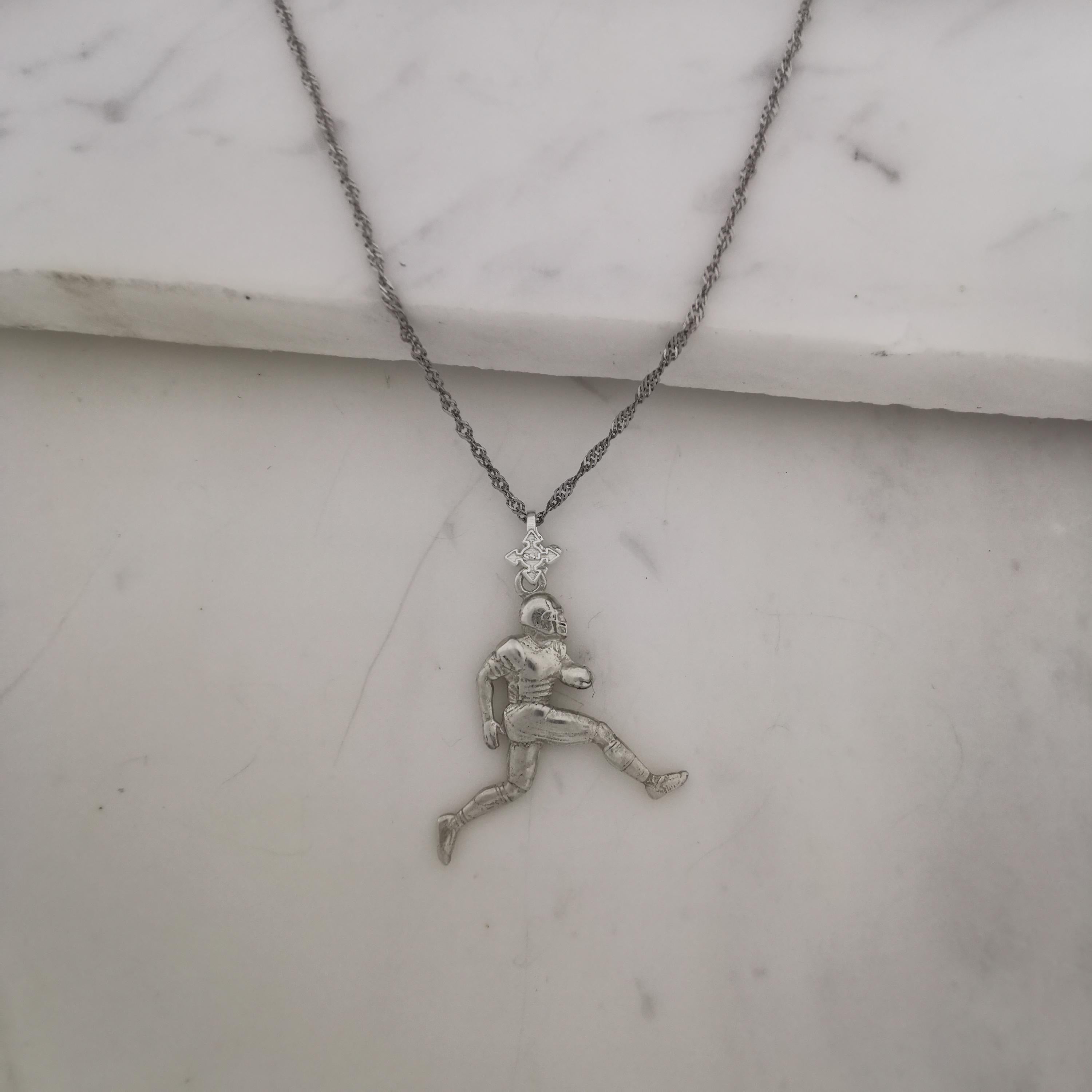 American Football Jewelry Pendant for Men – Classic Silver 925 Gift – Handcrafted Sports Accessory for Players and Sports Lovers – Necklace