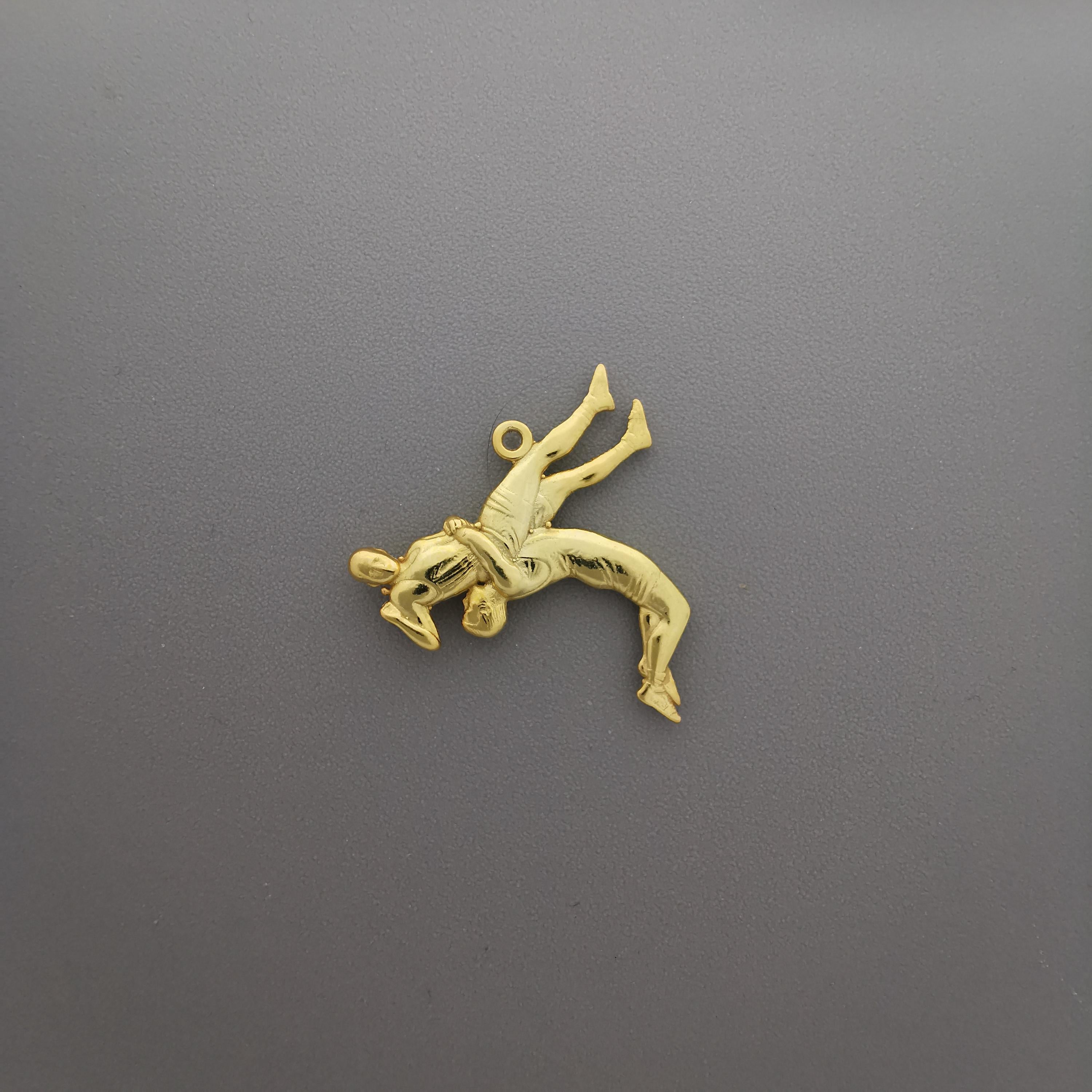 Wrestling Jewelry Pendant for Men – Gold-Plated 925 Silver Gift – Sports Accessory for Wrestlers, Coaches and Grappling Fans – Necklace