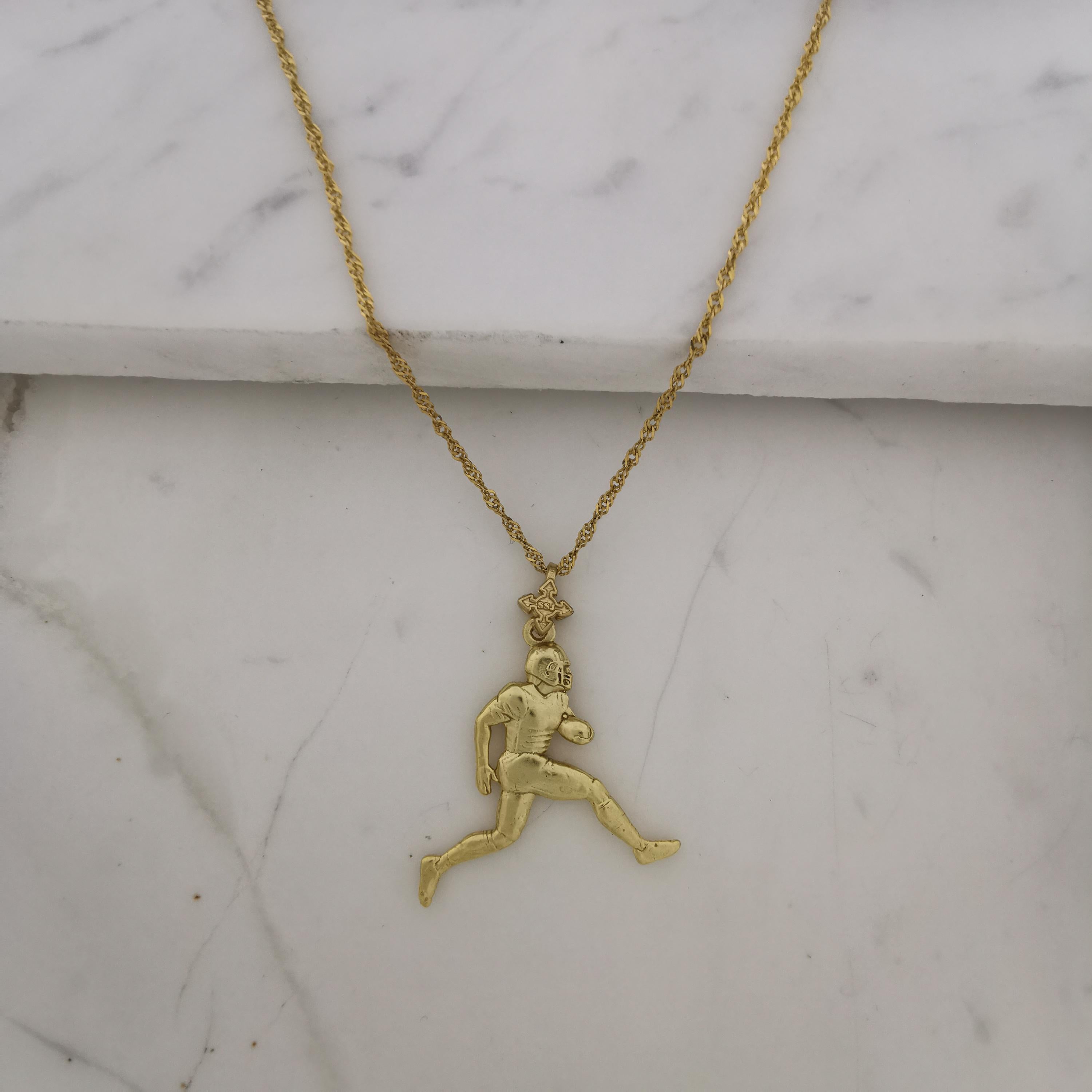American Football Jewelry Pendant for Men, Gold-Plated 925 Silver Gift – Luxurious Sports Accessory for Players and Sports Lovers – Necklace