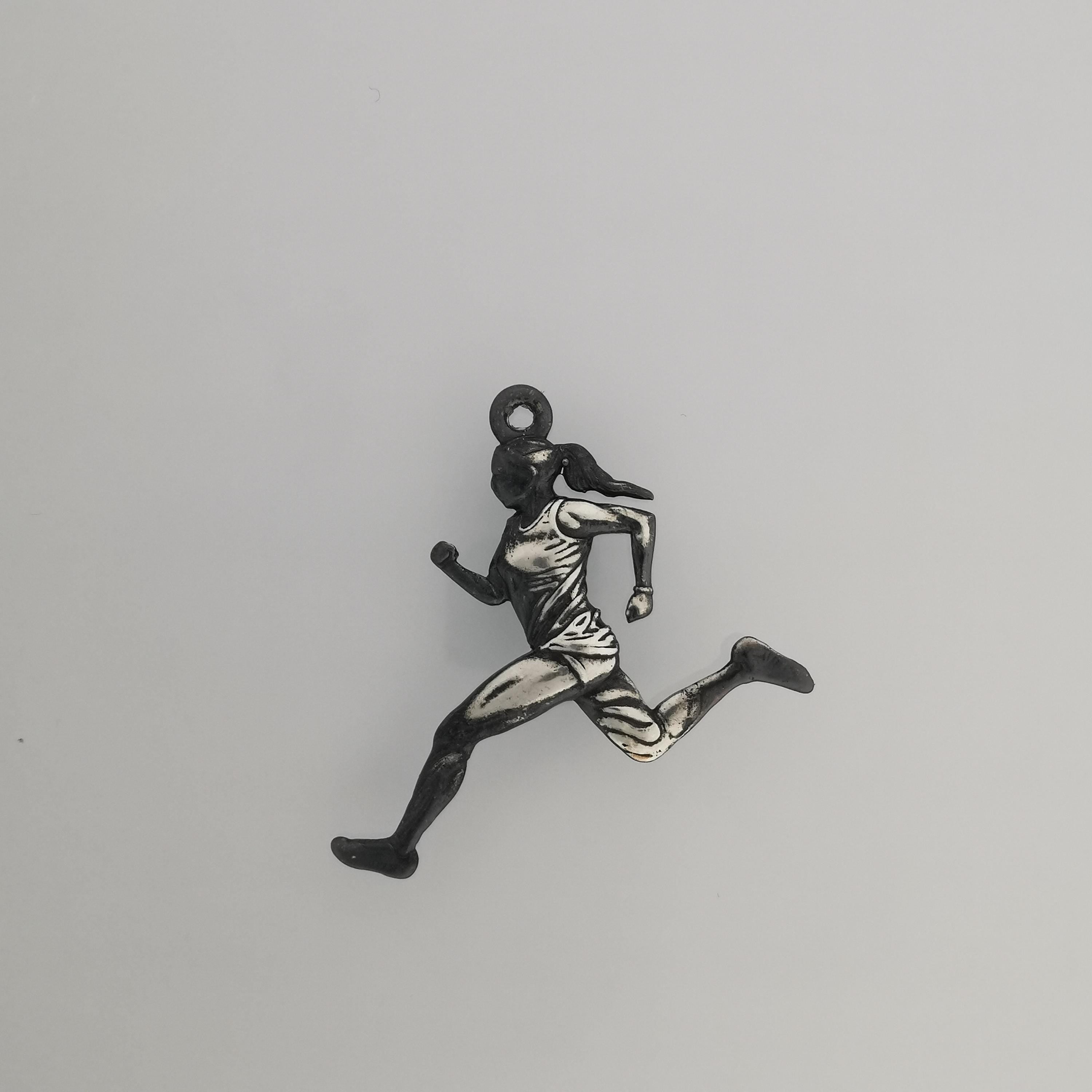 Running Jewelry for Women – Vintage Style 925 Silver Pendant – Motivational Necklace Gift for Runners and Fitness Lovers