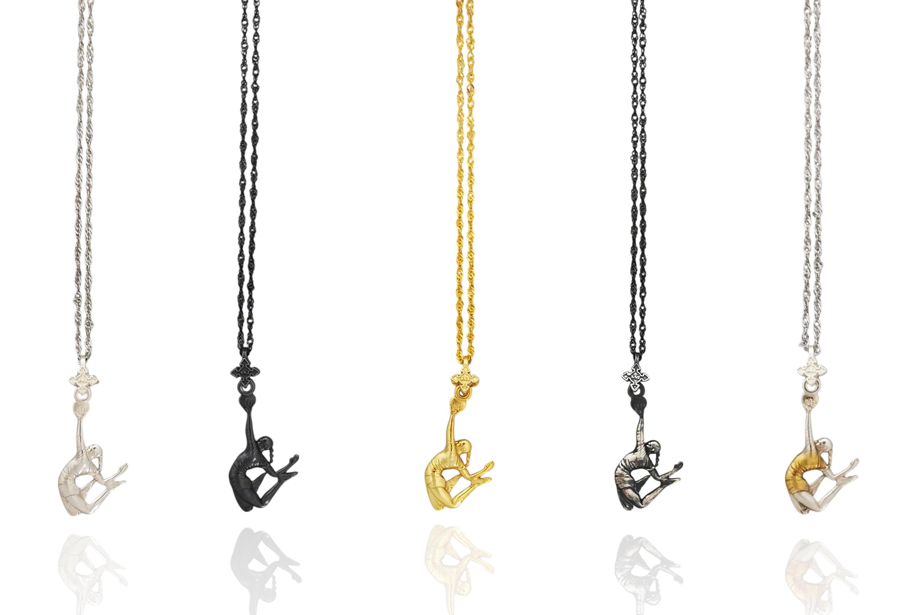 Volleyball Jewelry Pendant for Women – Silver with Gold Detail 925 Gift – Elegant Sports Accessory for Girls and Players – Necklace